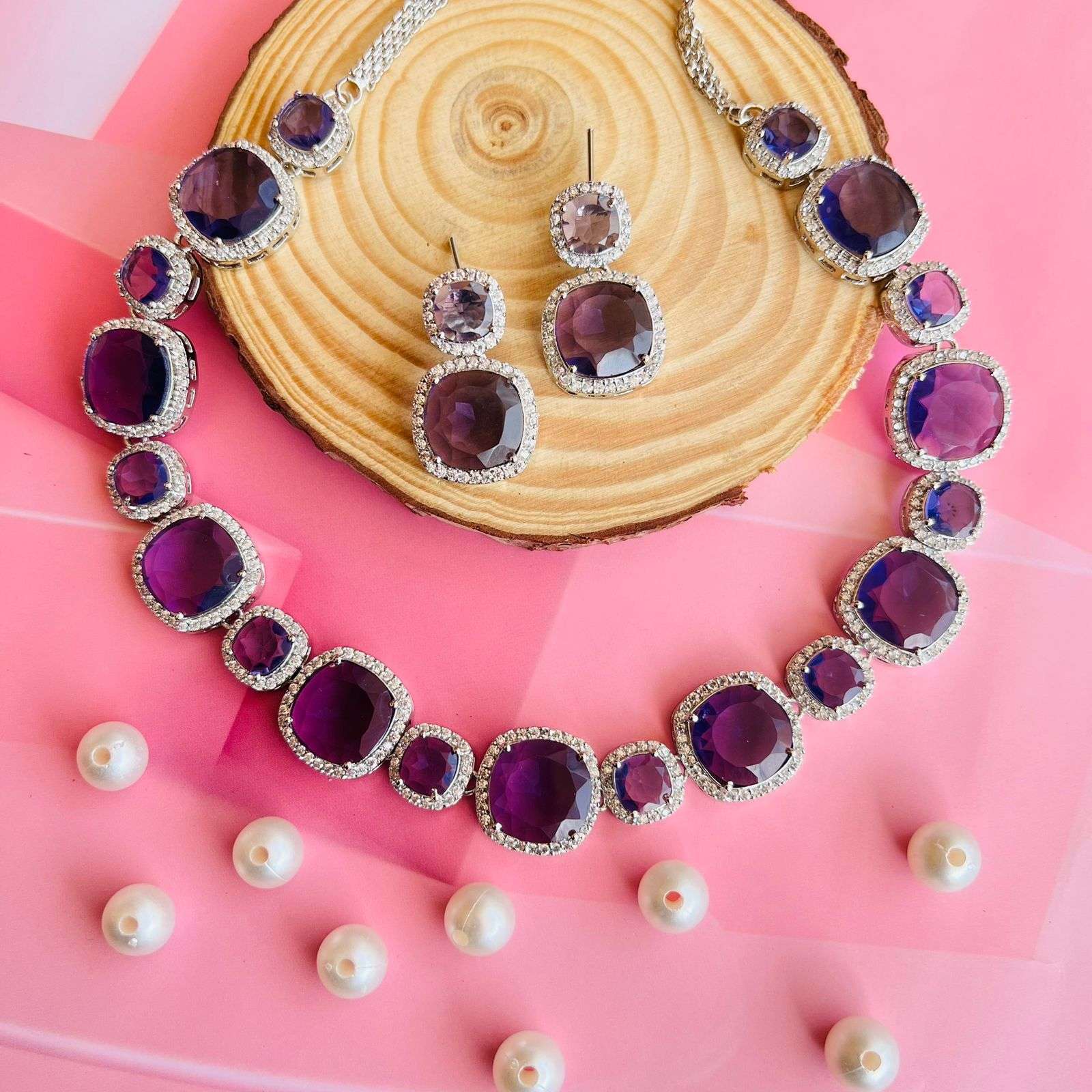 Ad Alisha neckpiece