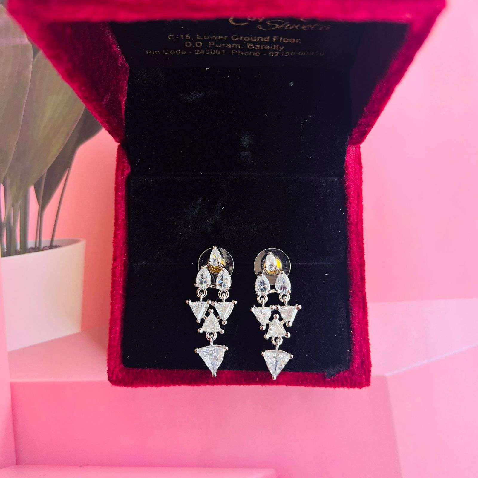 vs emmy ad studs velvet box by shweta