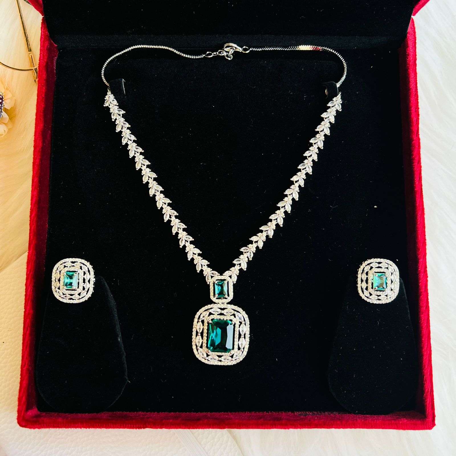 millie ad neckpiece velvet box by shweta