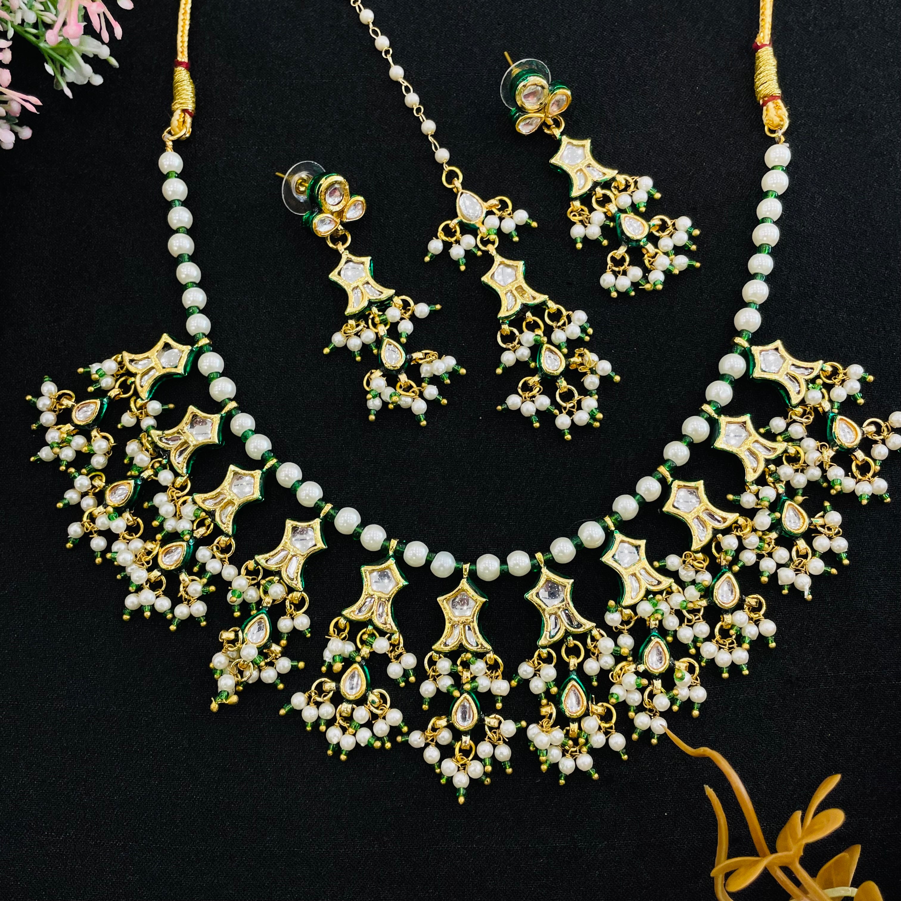 Nayaab Sneha neckpiece