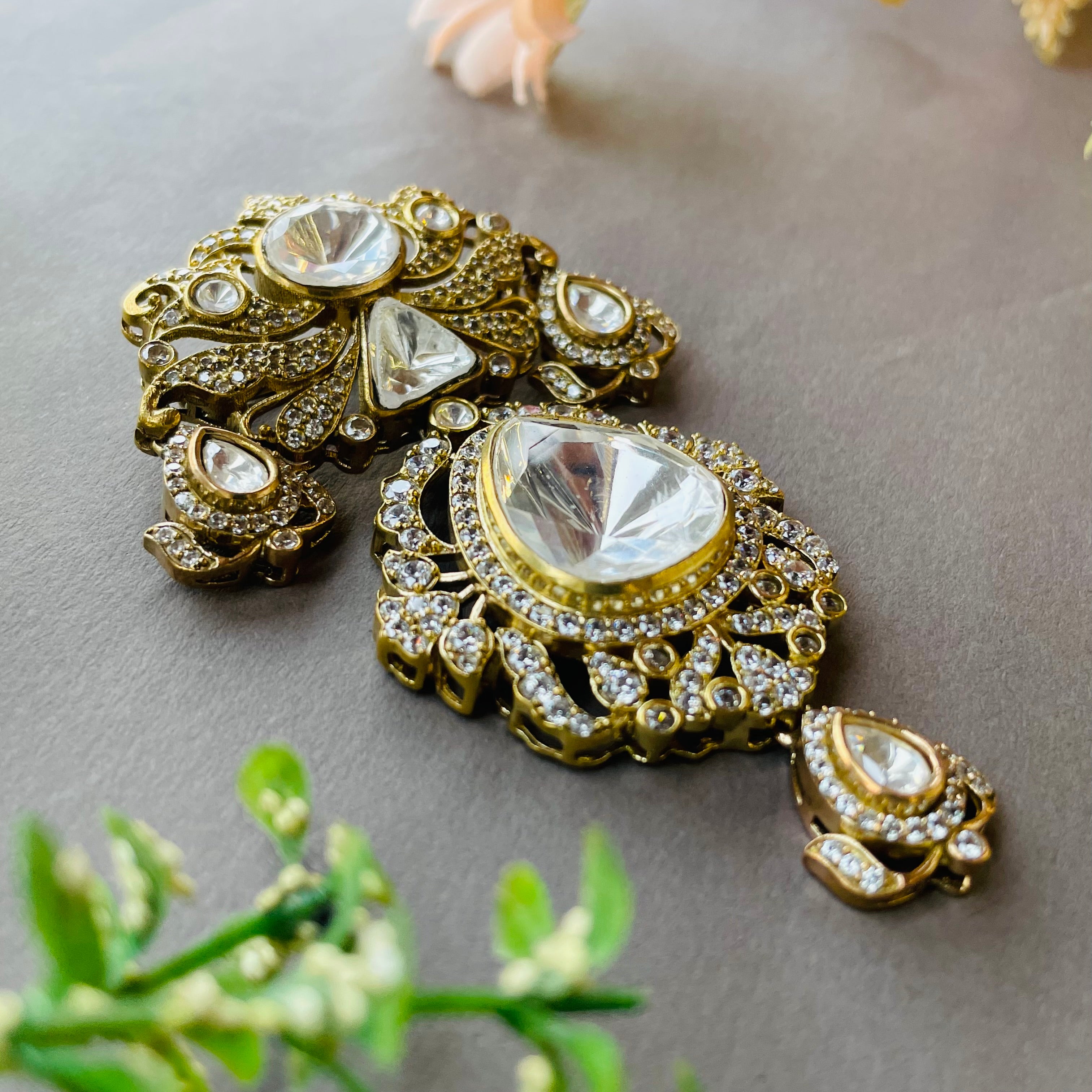Nayaab kamya brooch