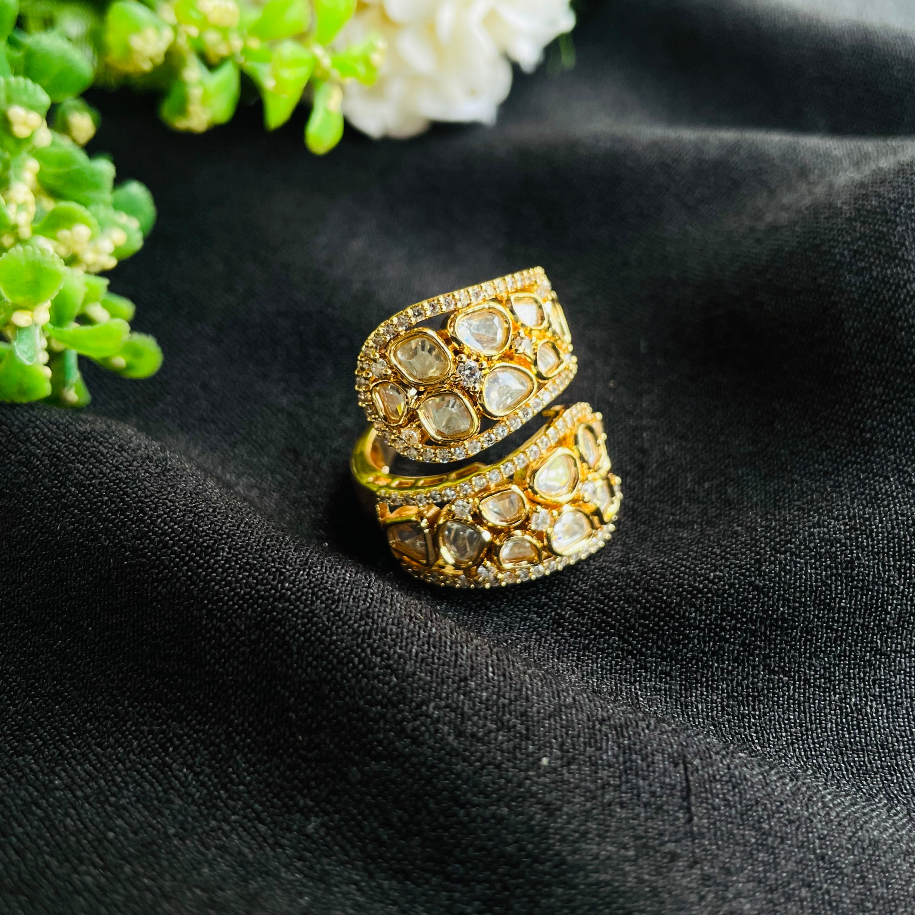 Nayaab varnika polki ring