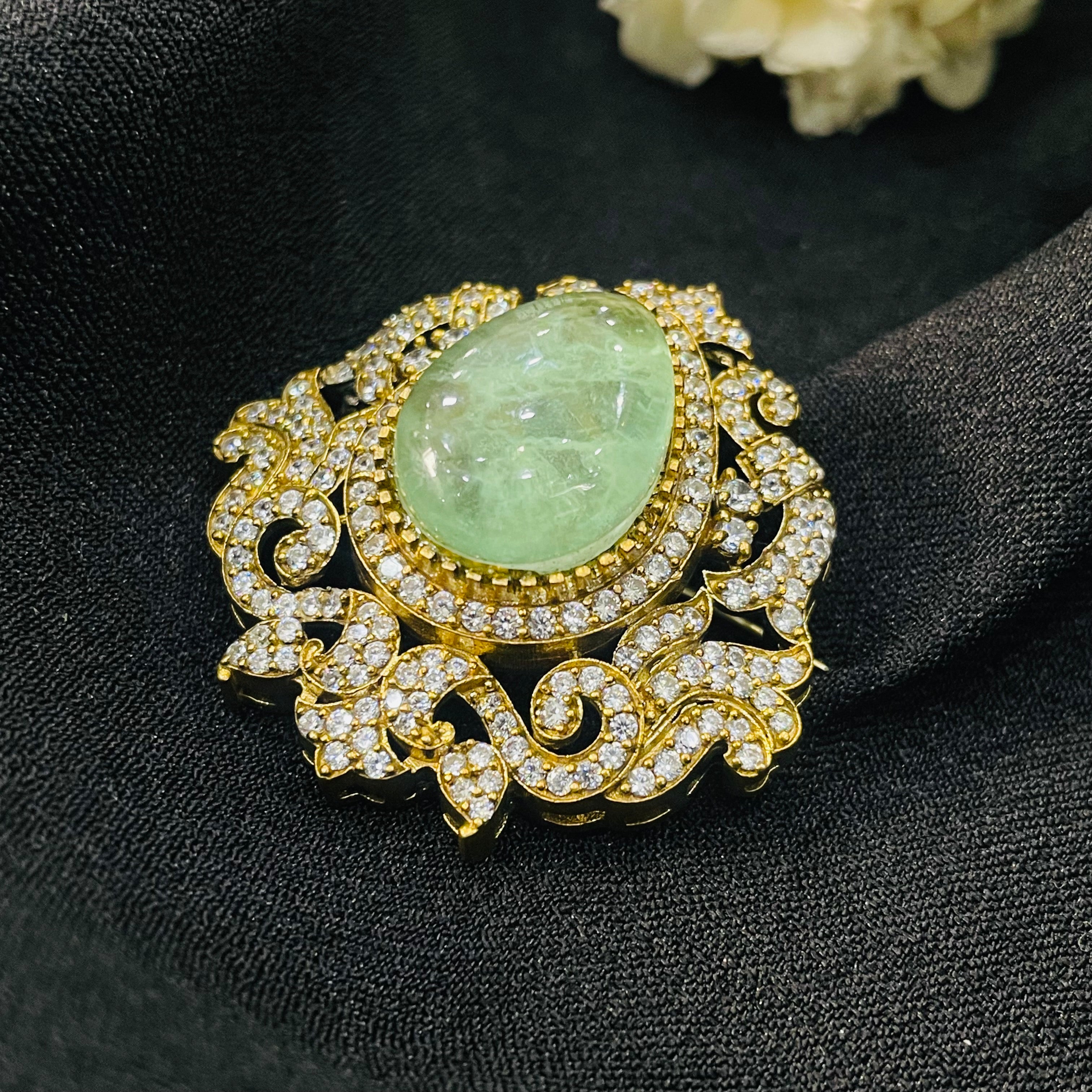 Nayaab Mahira brooch
