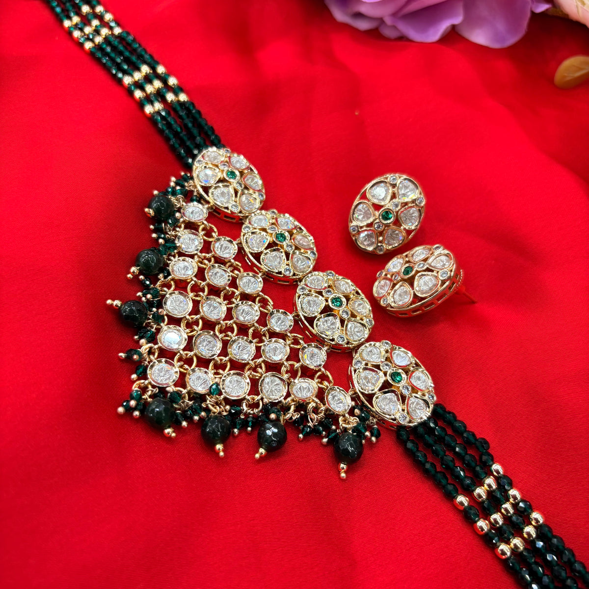 Tara Choker