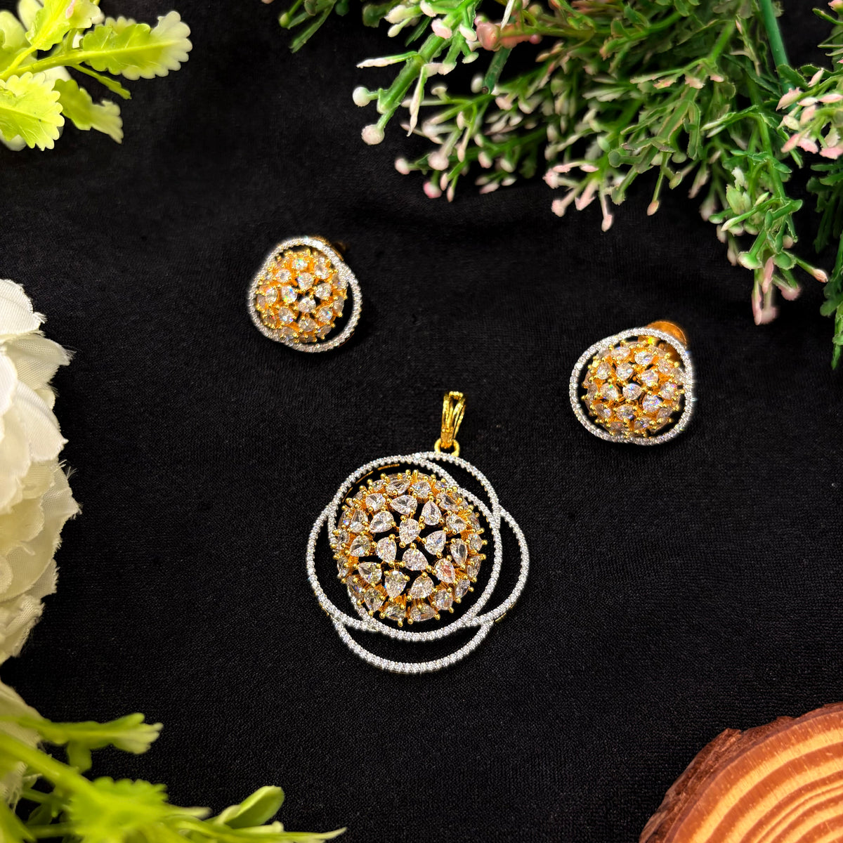 Elara Halo Pendant Set