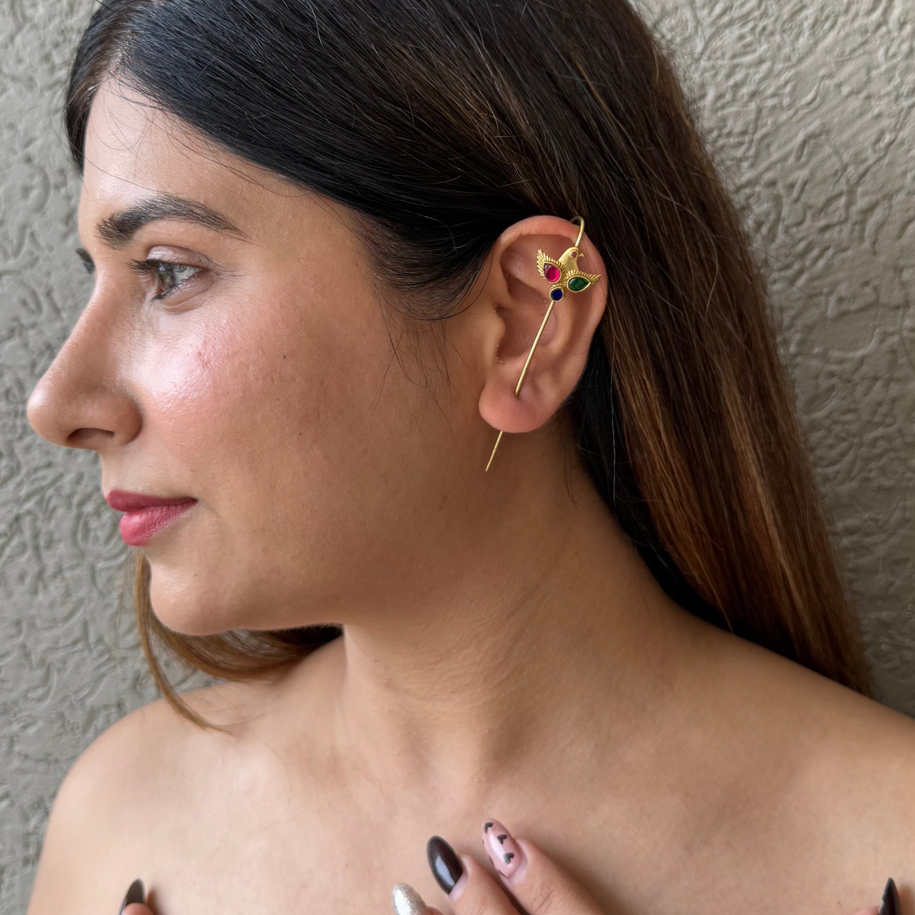 Nayaab Avneera Earcuff