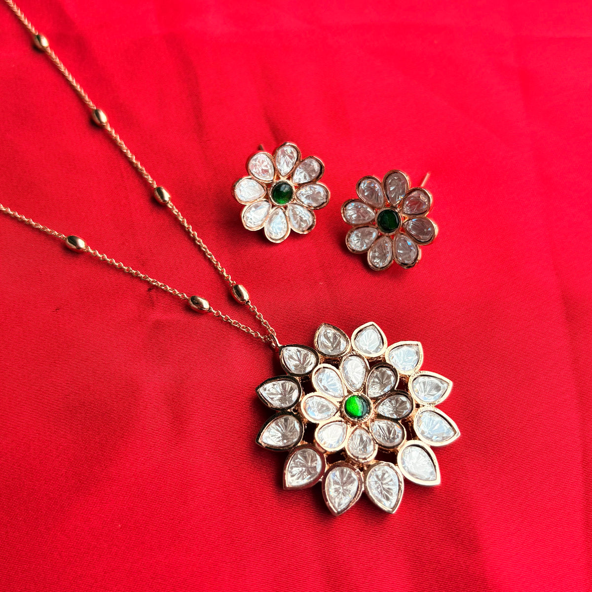 Vanya Pendant Set