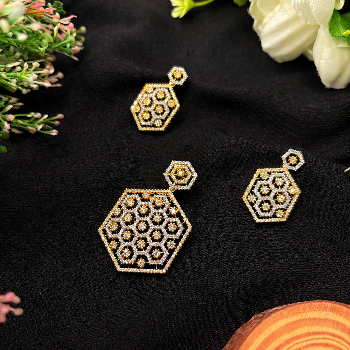 Kairavi Pendant Set