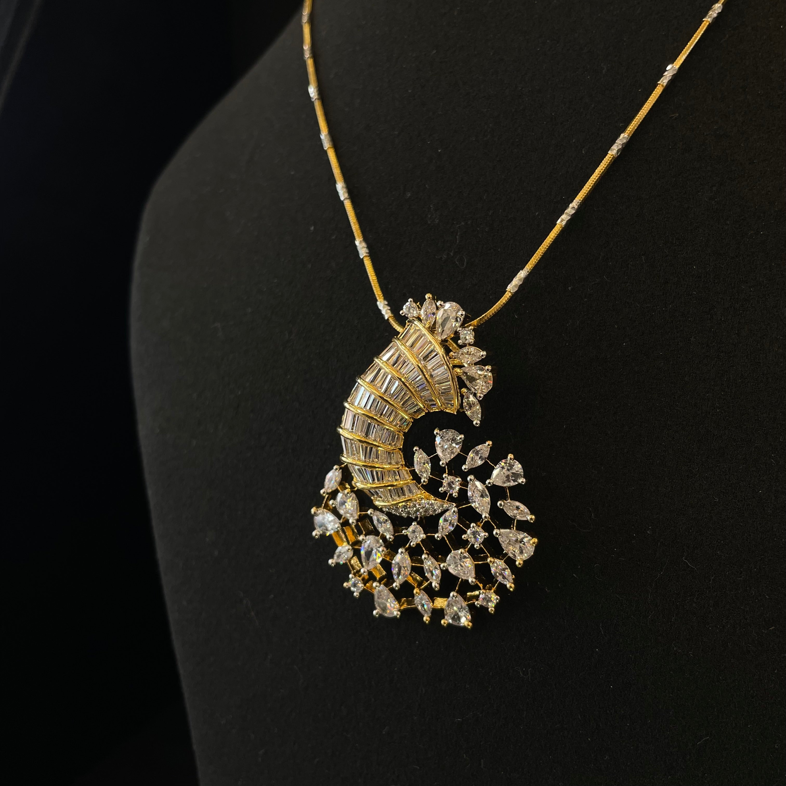 AD Shanaya Pendant Set