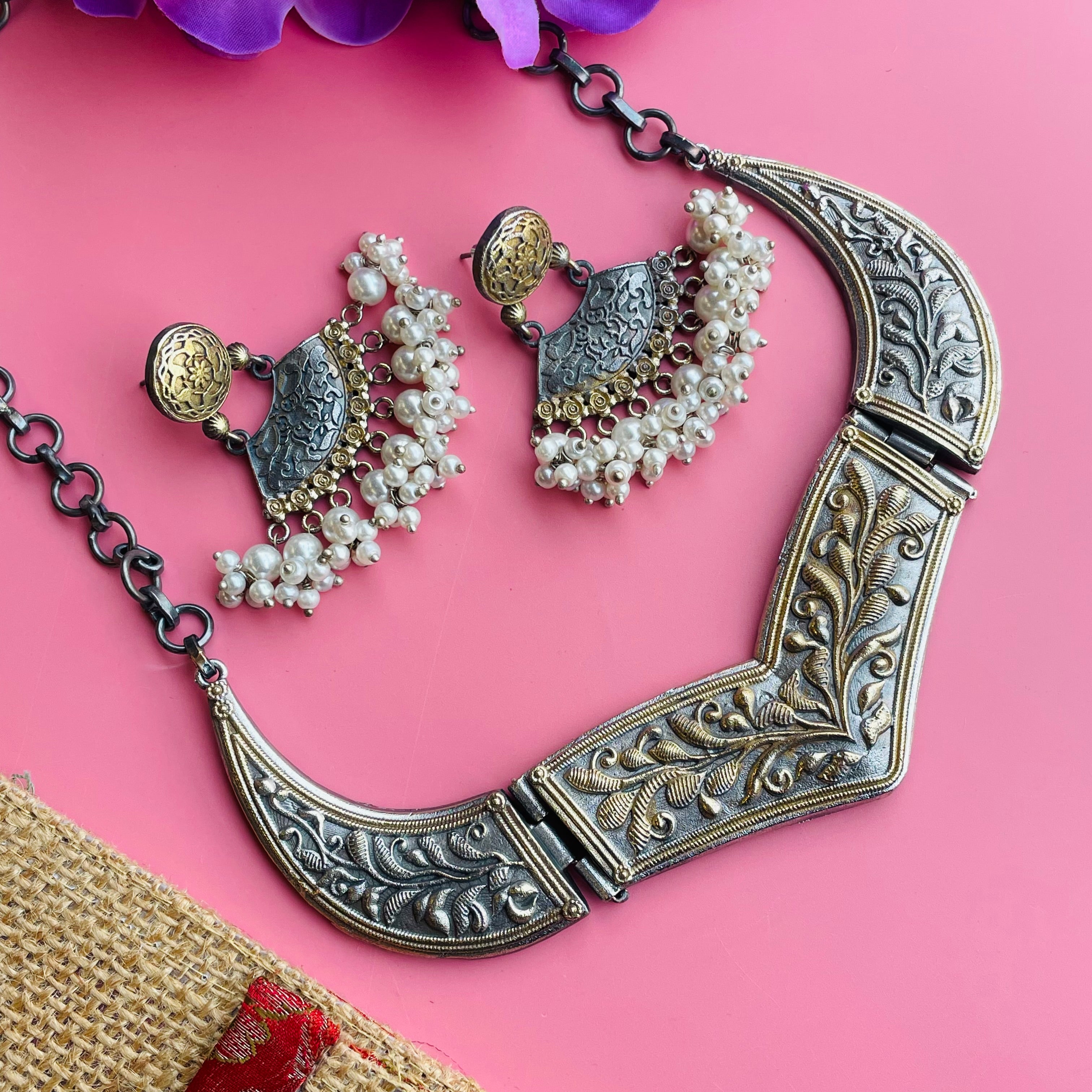 Inara Mahi neckpiece