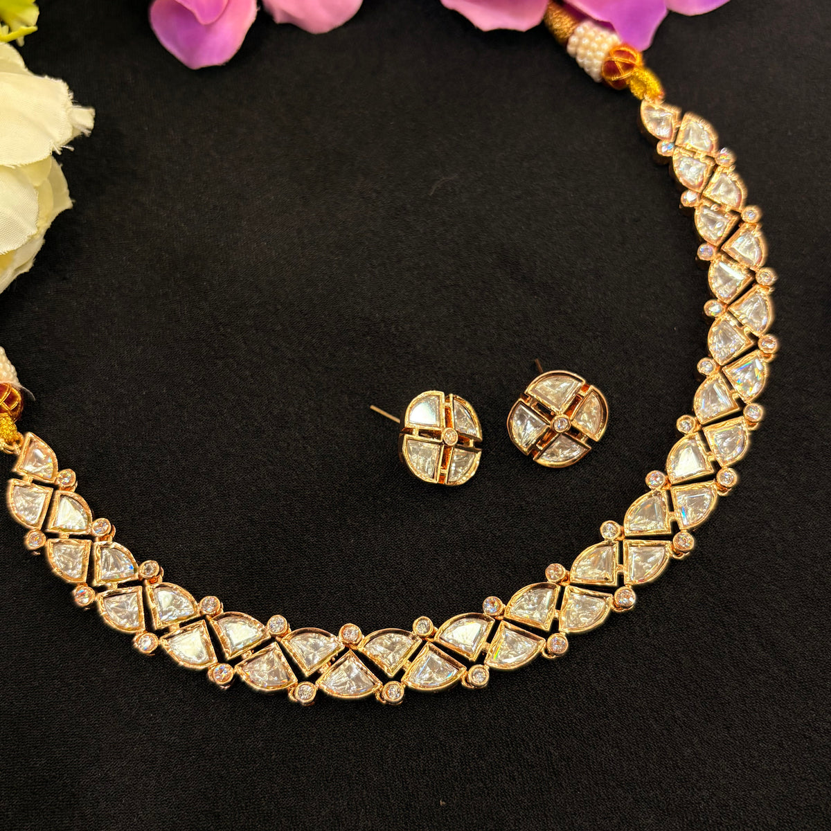 Vayra Geometric Neckpiece