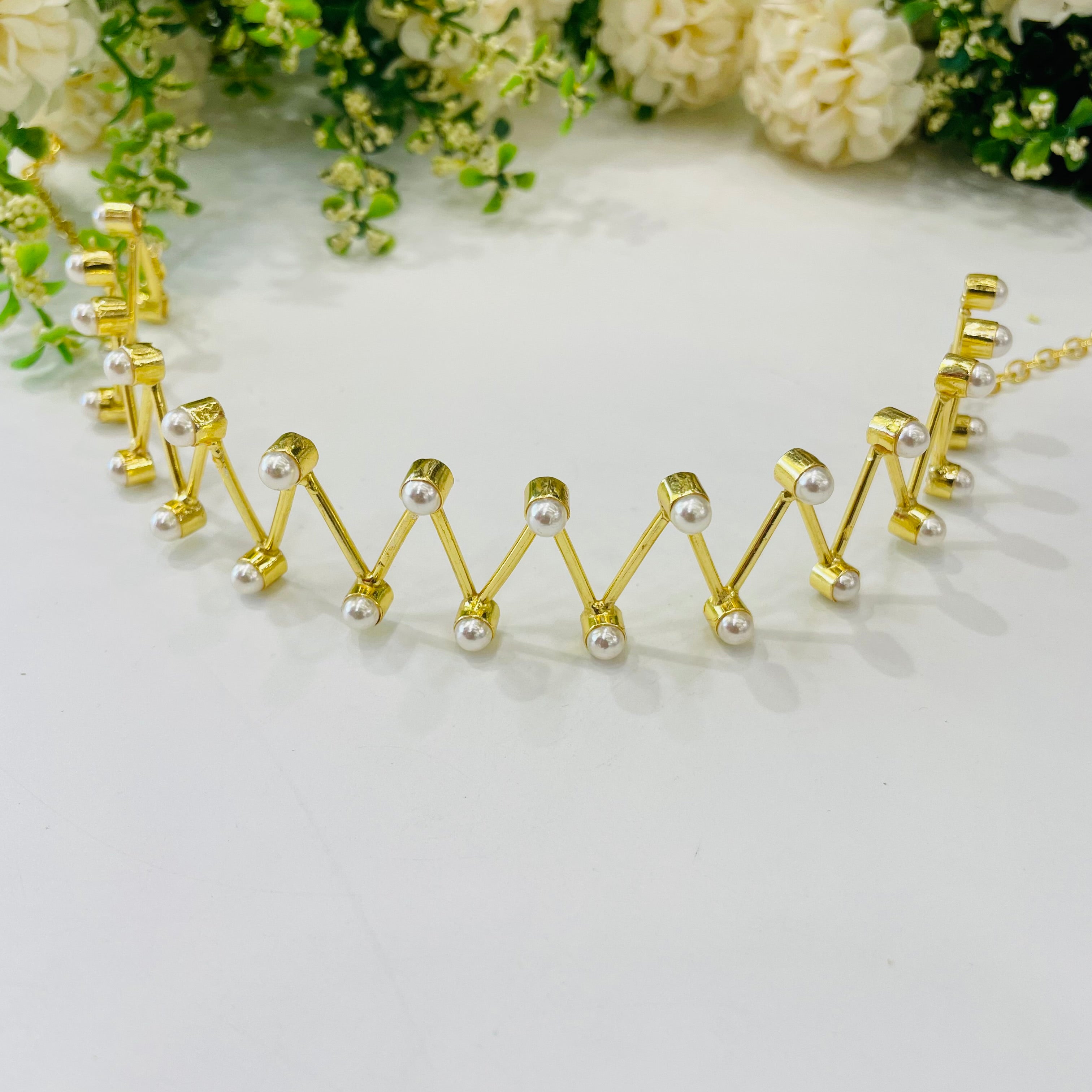 Layla zigzag choker