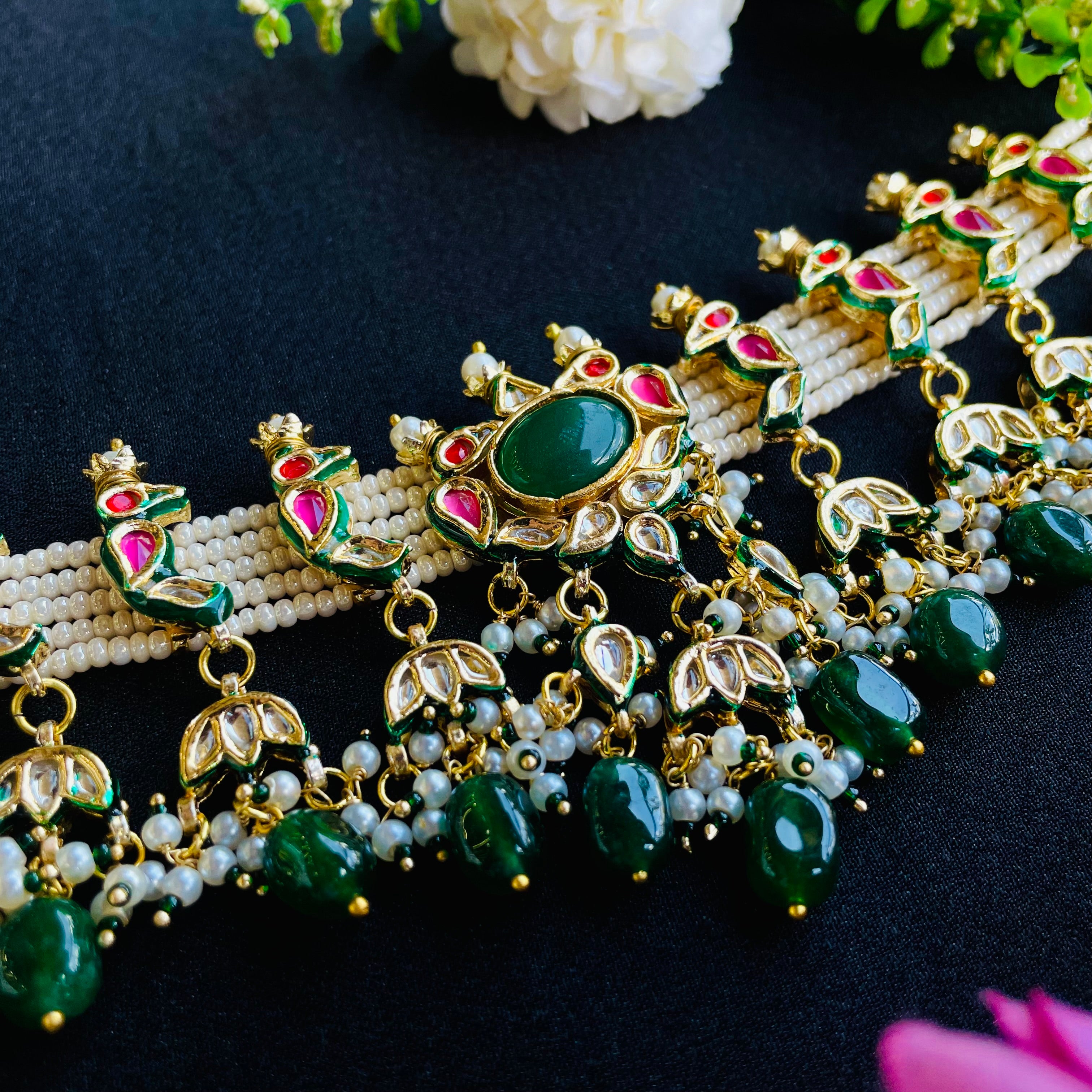 Nayaab shanaya Neckpiece