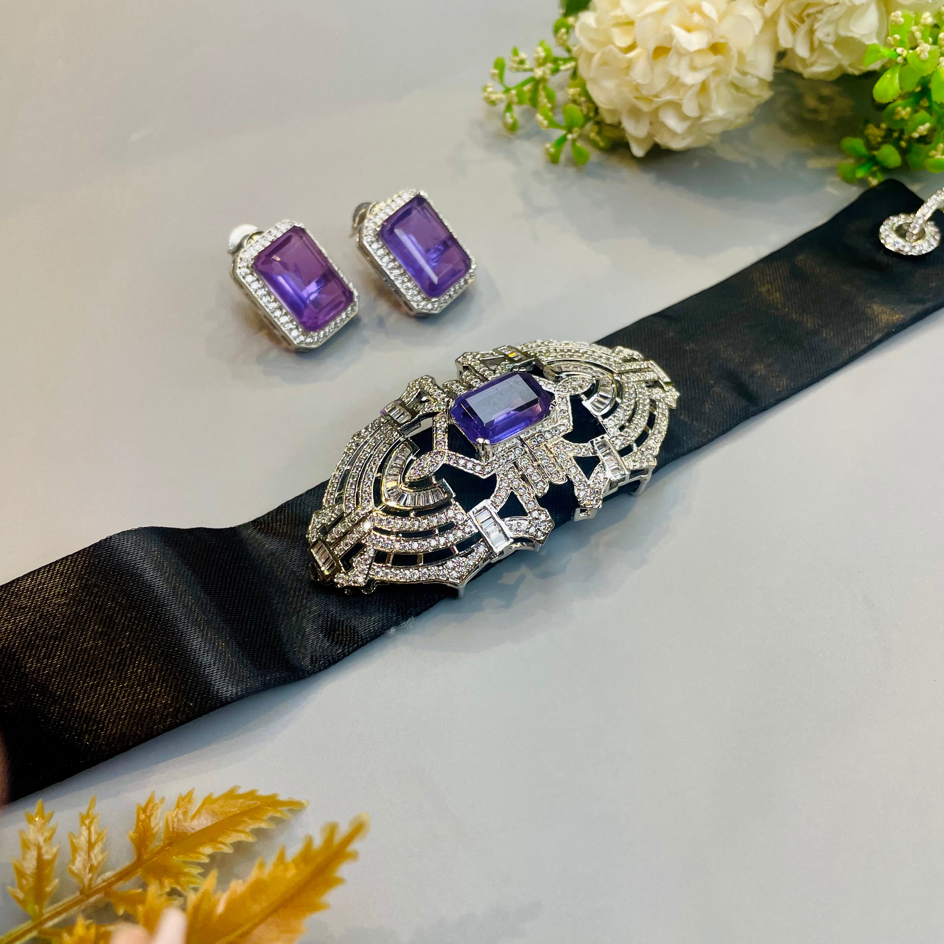 Ad Hanya Choker