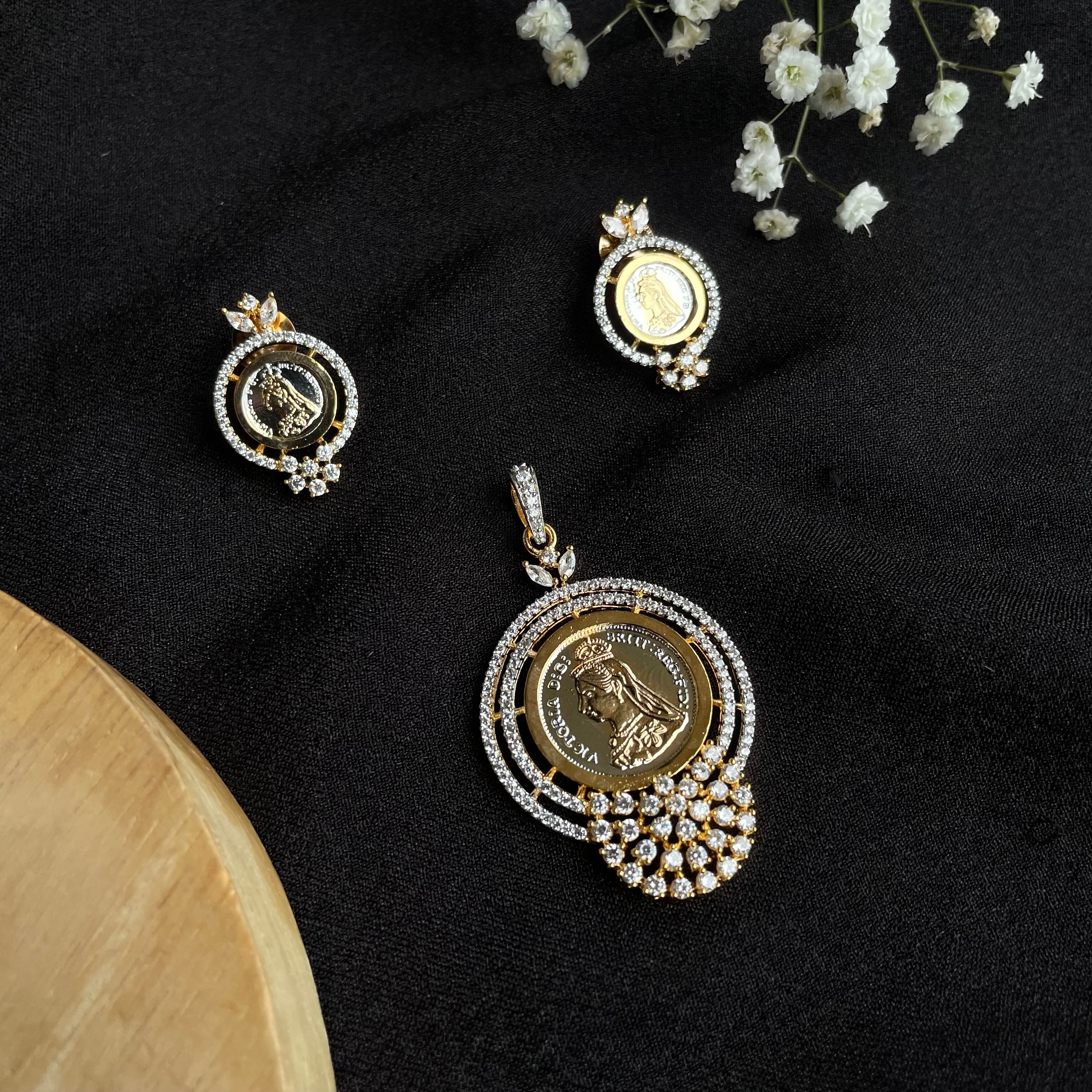 Ad Heritage Coin Pendant Set