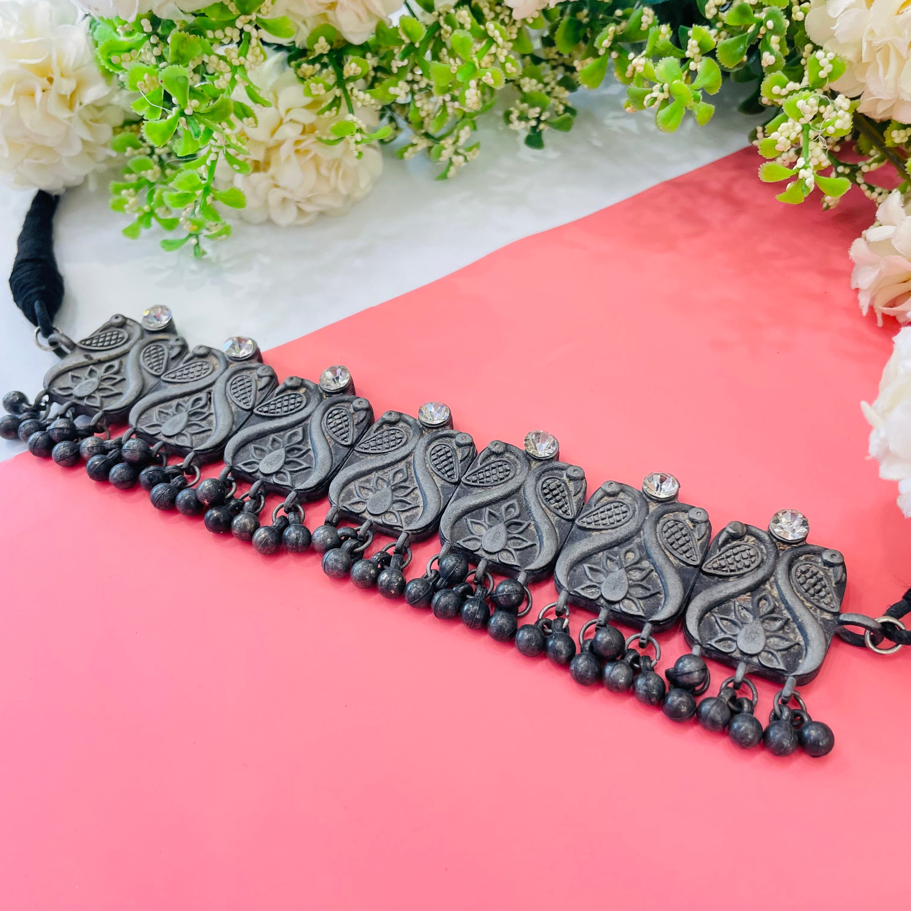 Inara Ishita choker