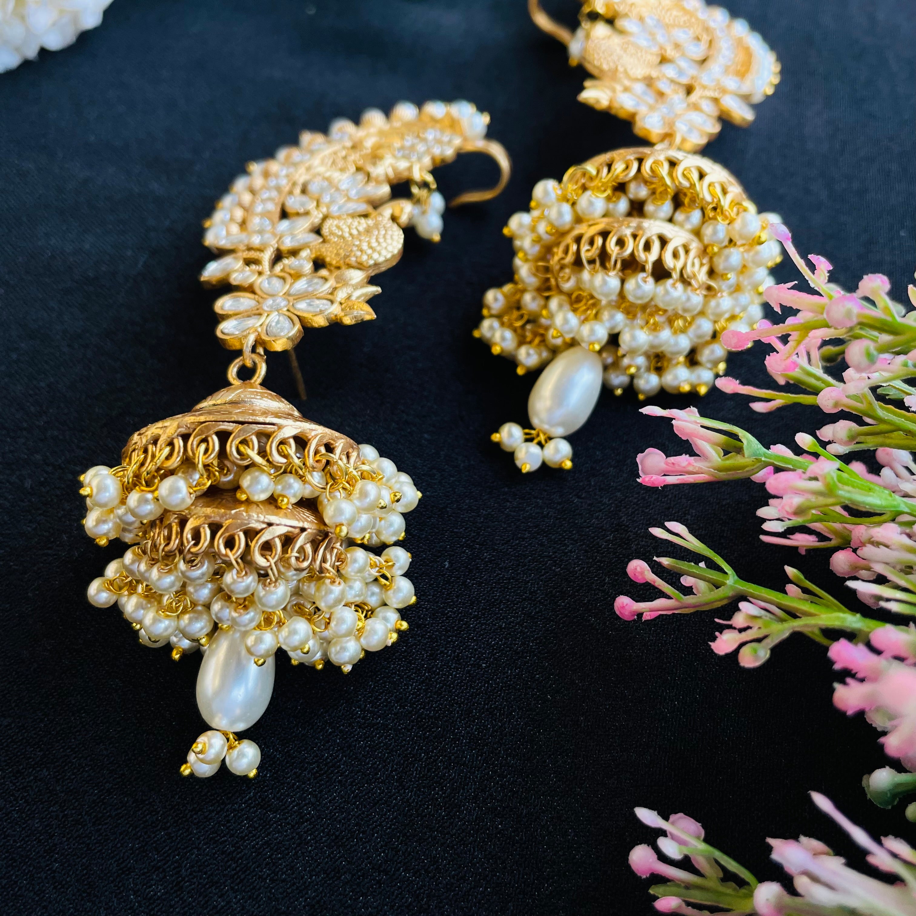 Nayaab Bhavya Earcuff