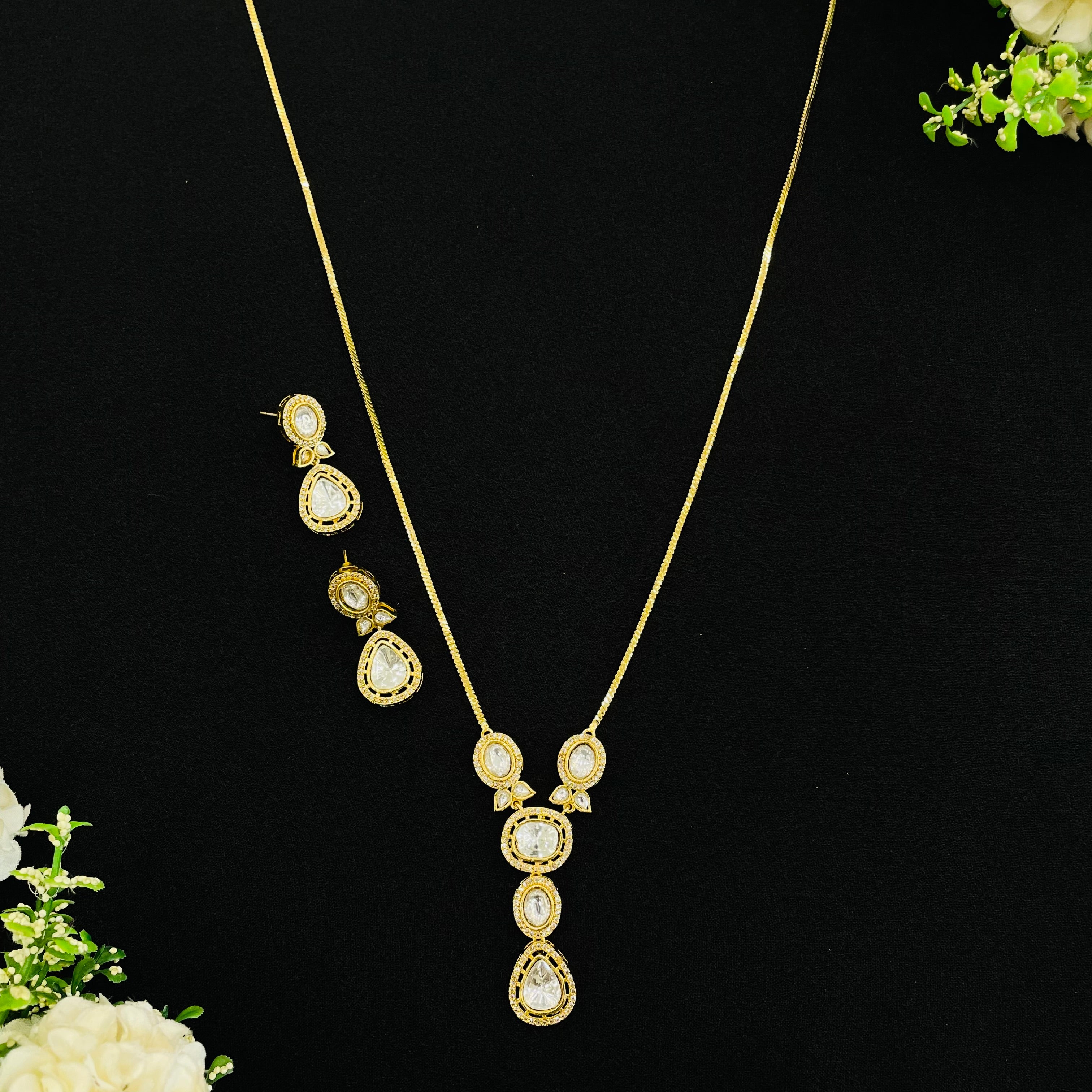 Nayaab Moly Polki pendant Neckpiece
