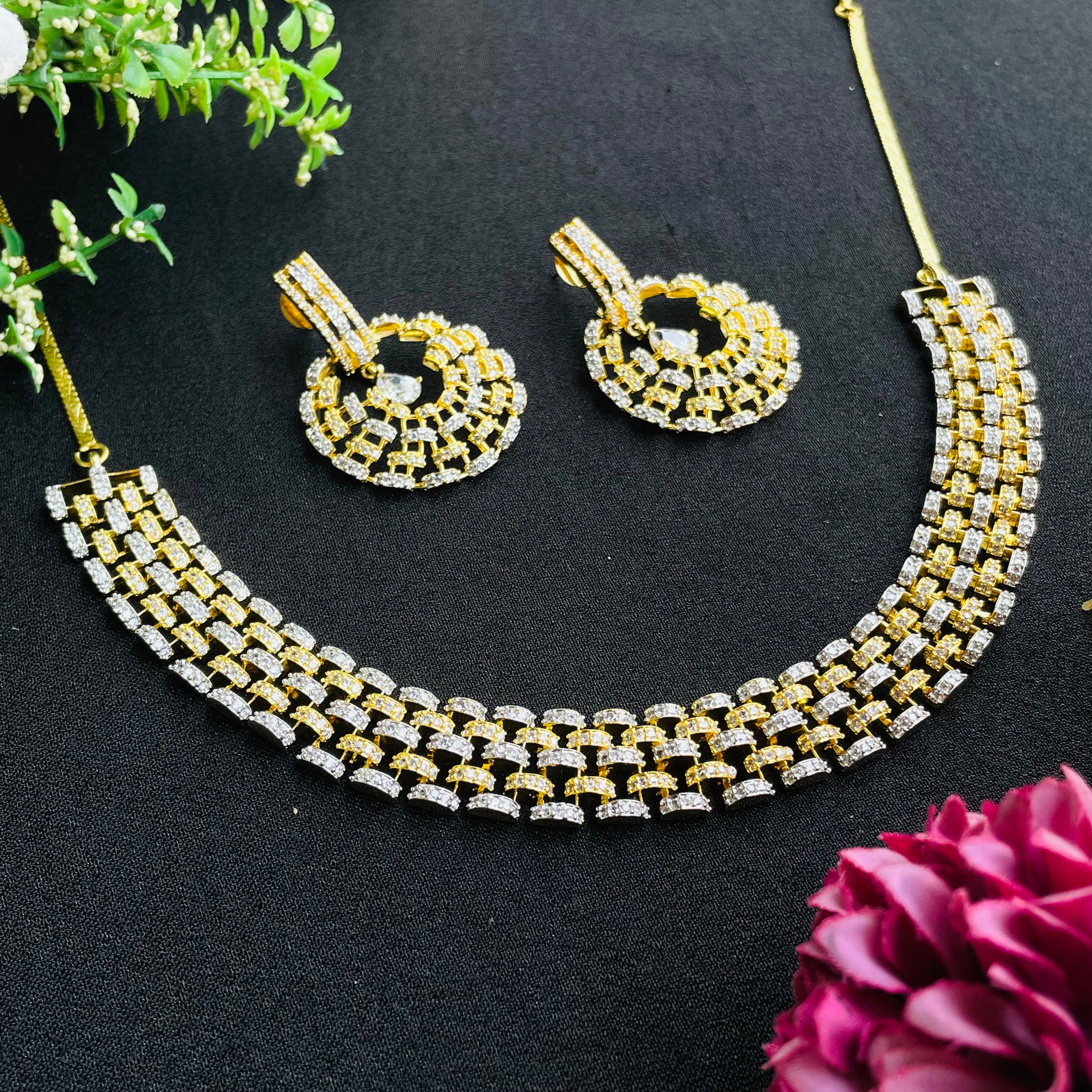 Ad Mila Neckpiece