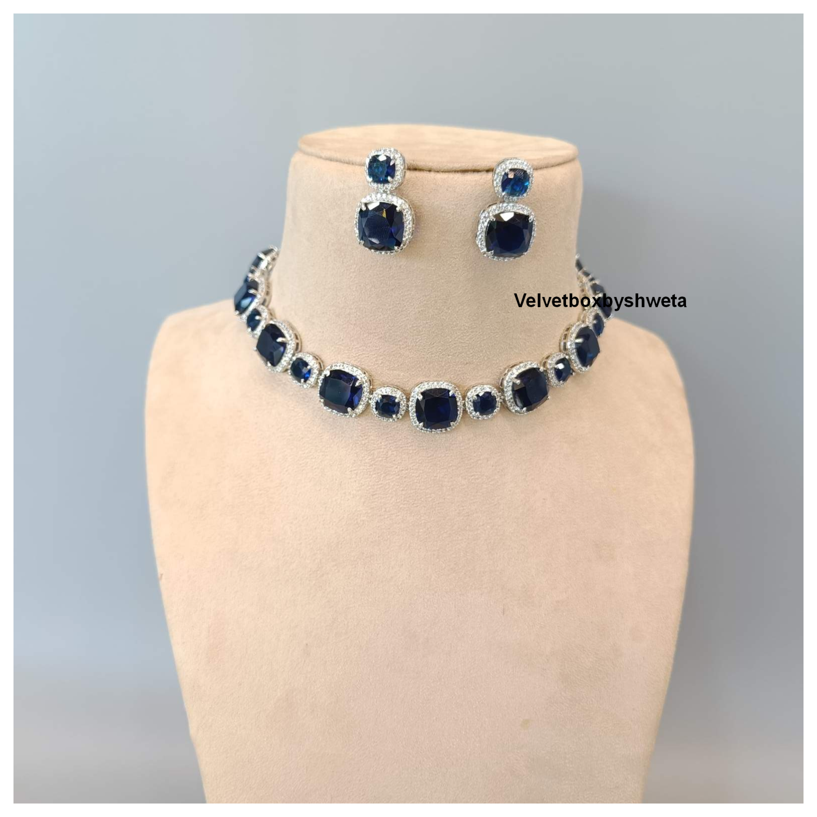 Ad Alisha neckpiece - Blue