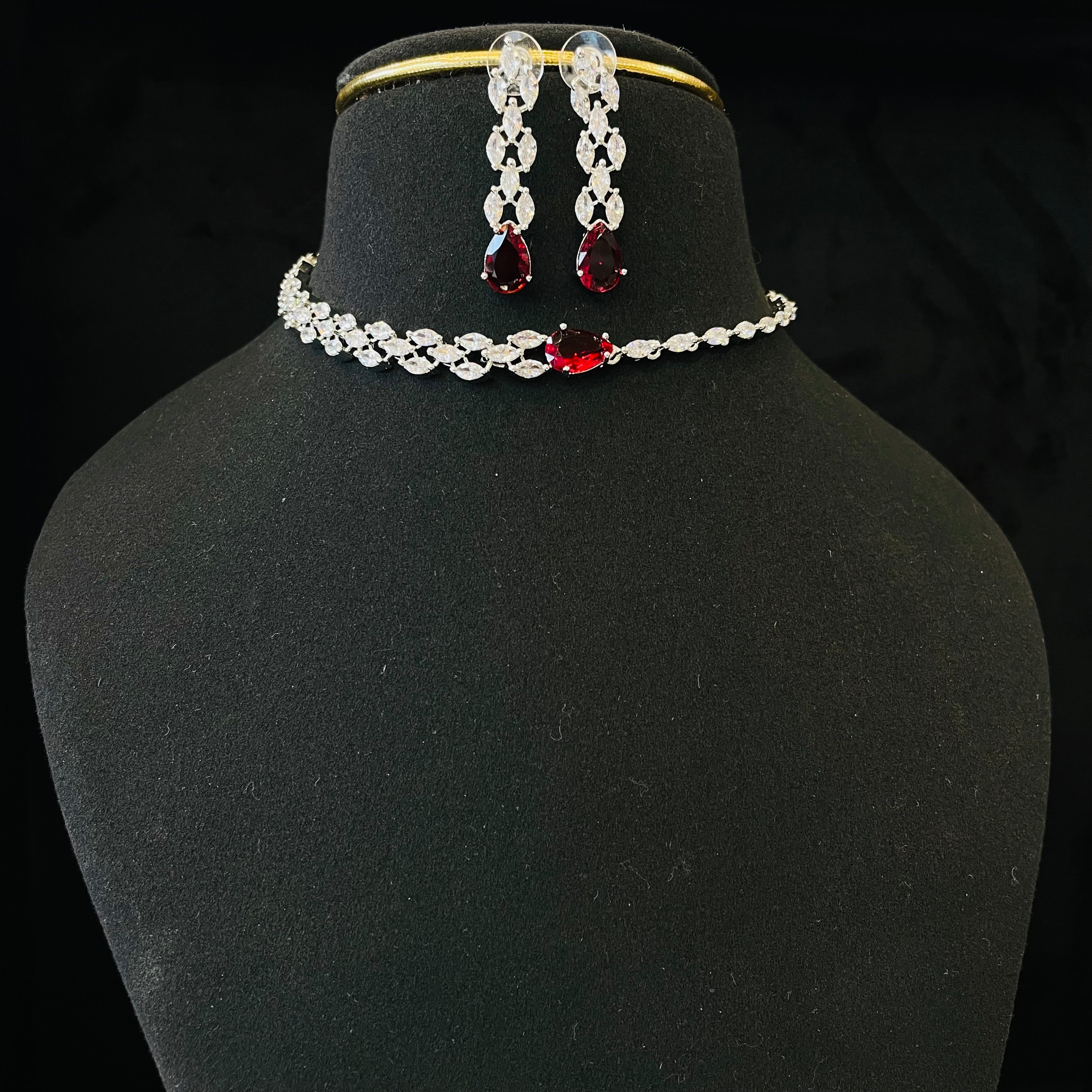 Ad Valentina choker