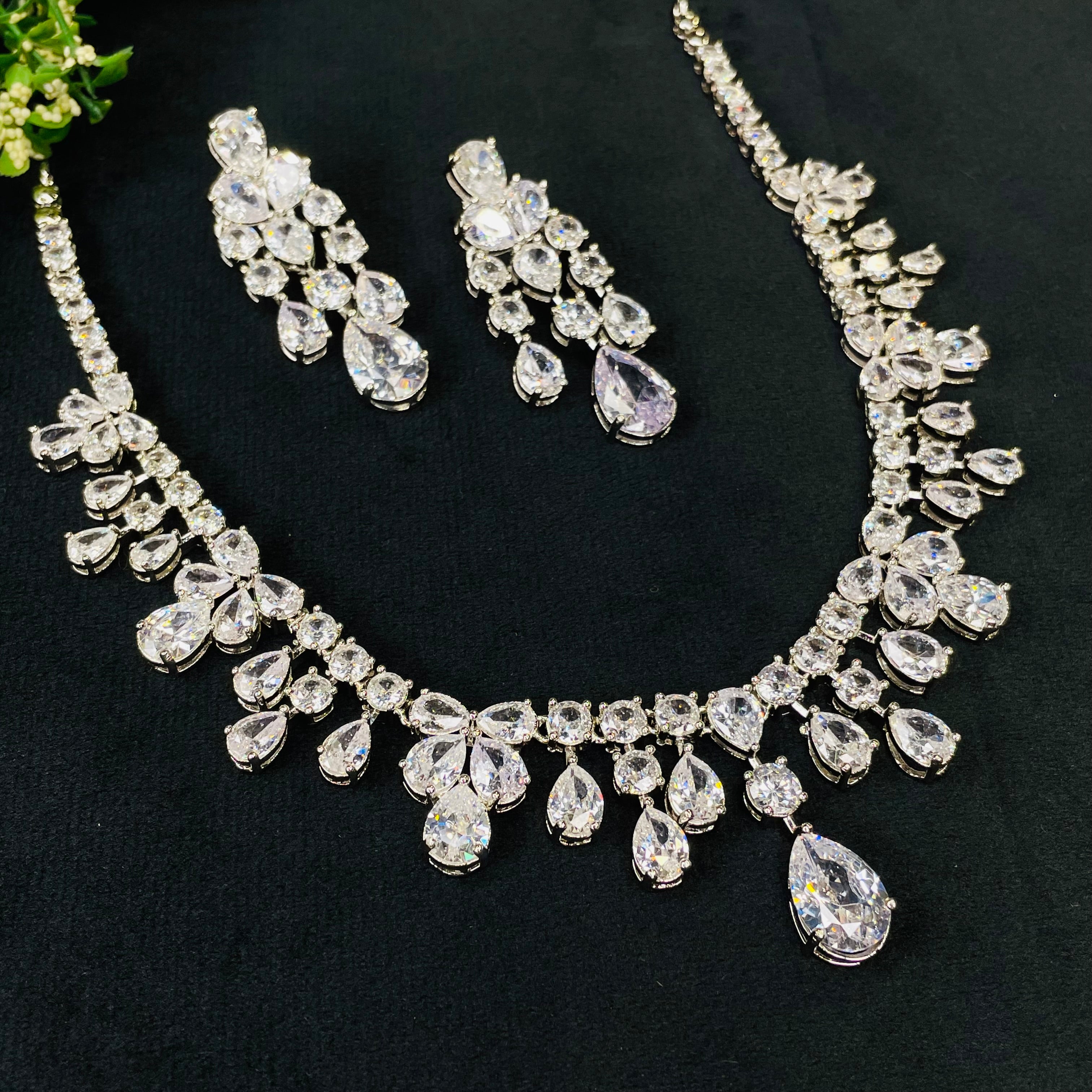 Ad Semi neckpiece