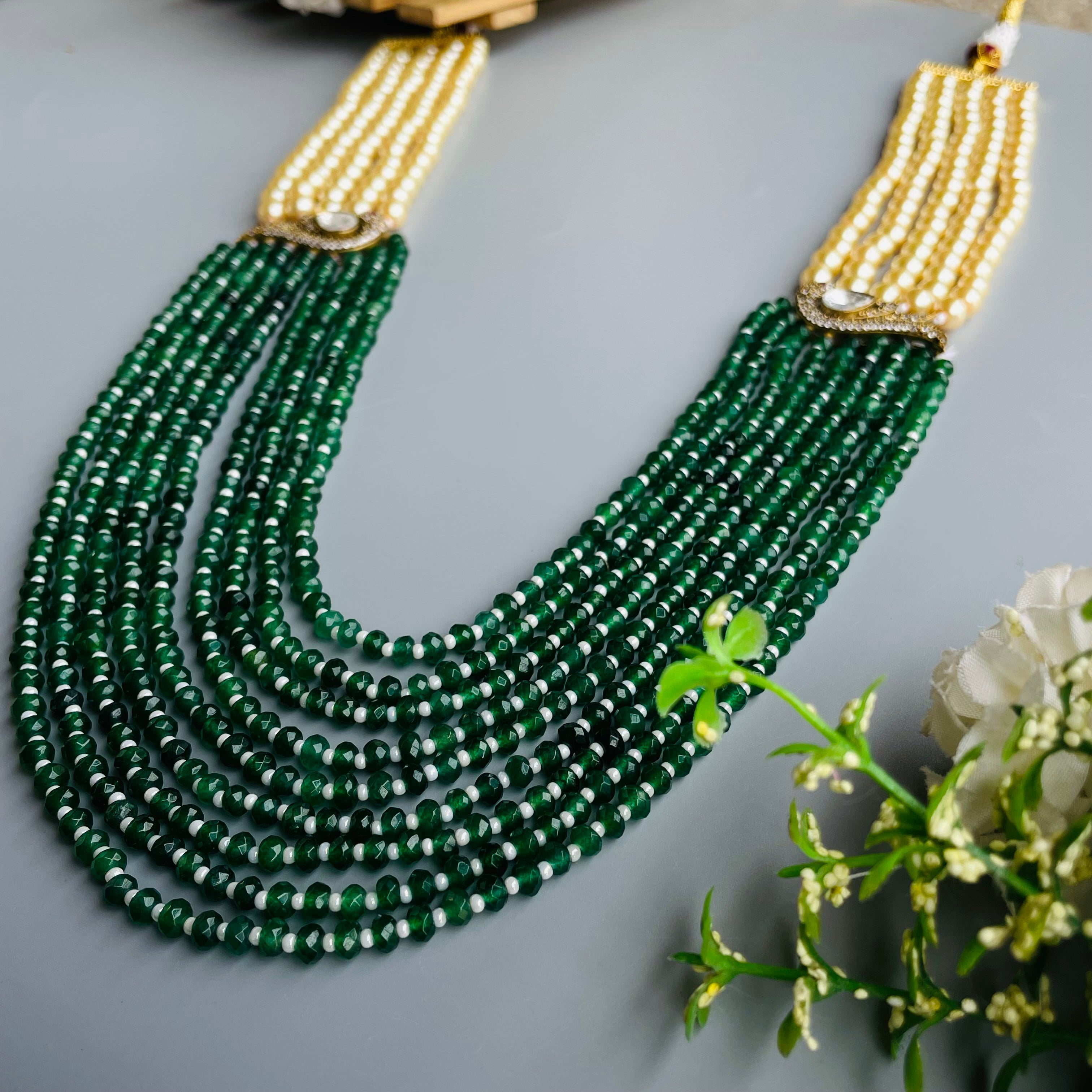 Nayaab Pearl Neckpiece