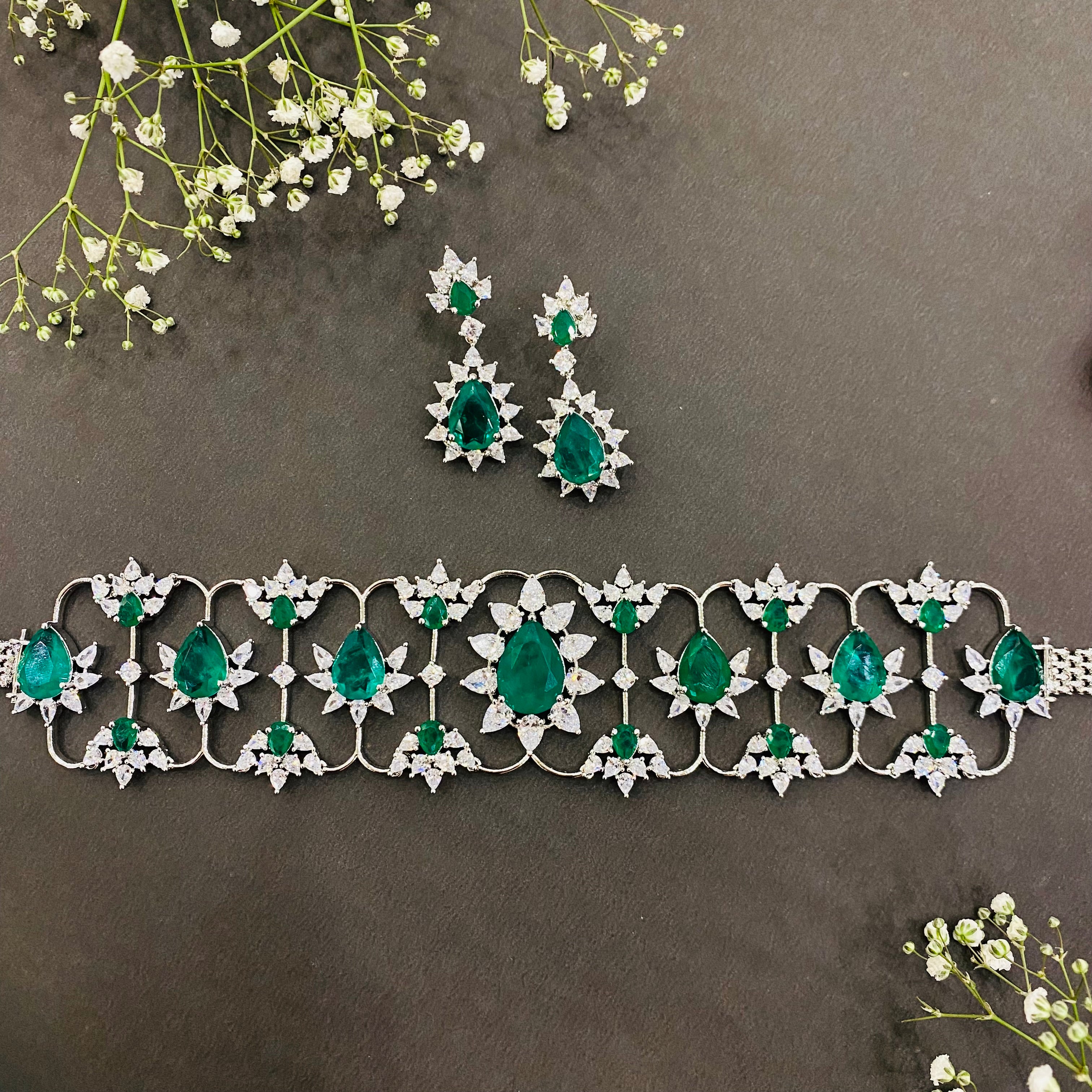 Ad Mira   choker