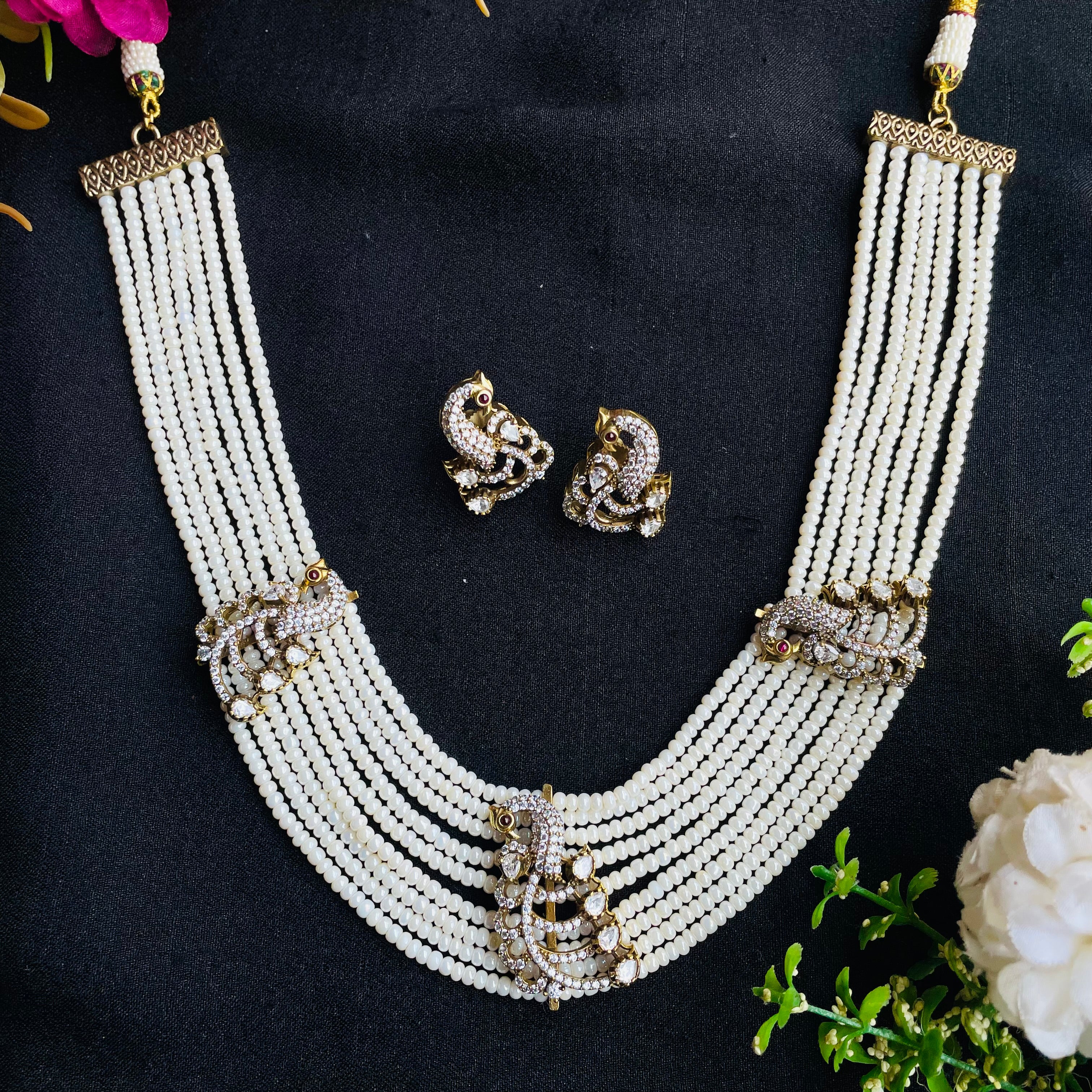 Nayaab kainaat neckpiece