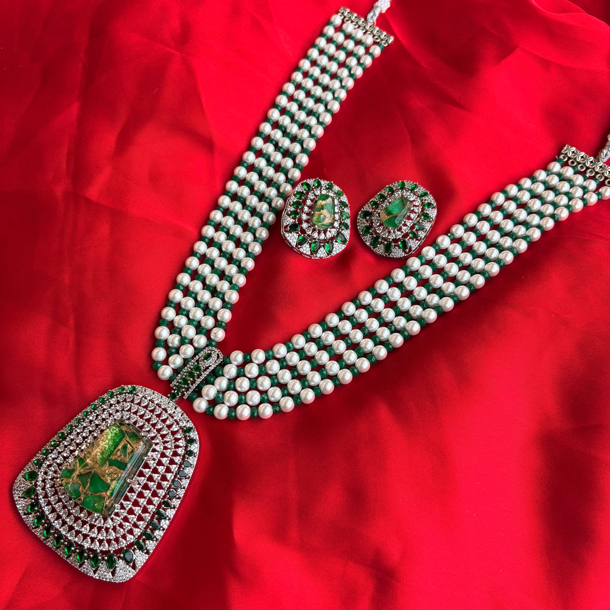 Aarvi Neckpiece