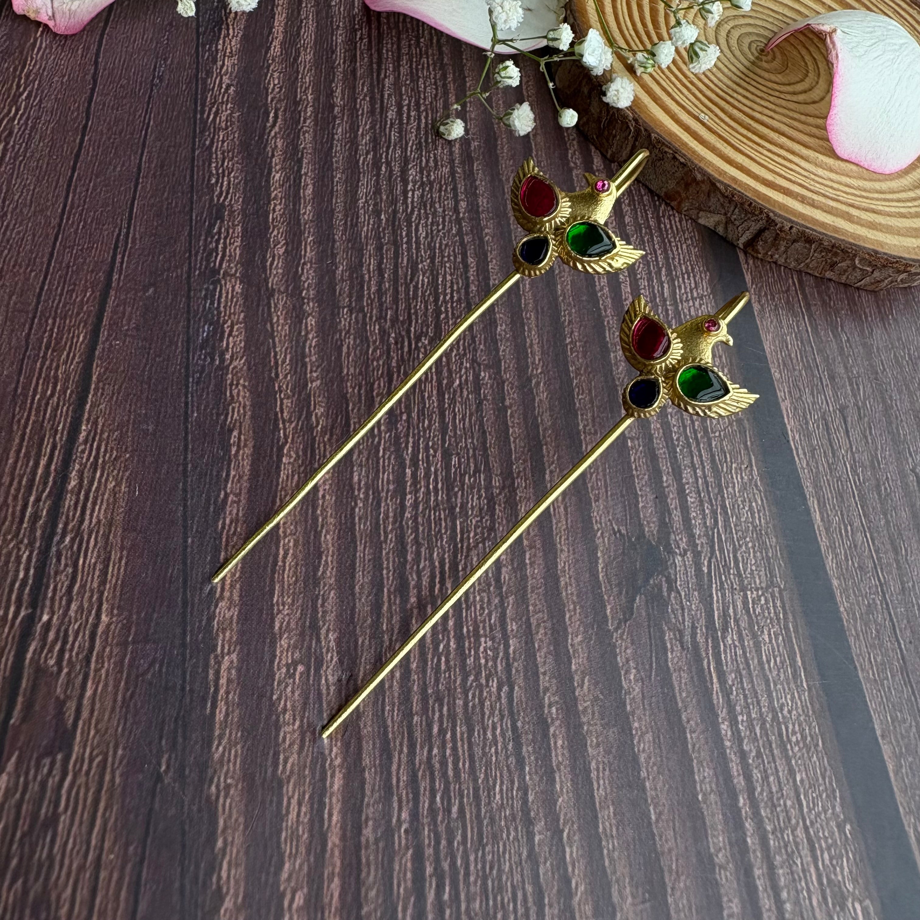 Nayaab Avneera Earcuff