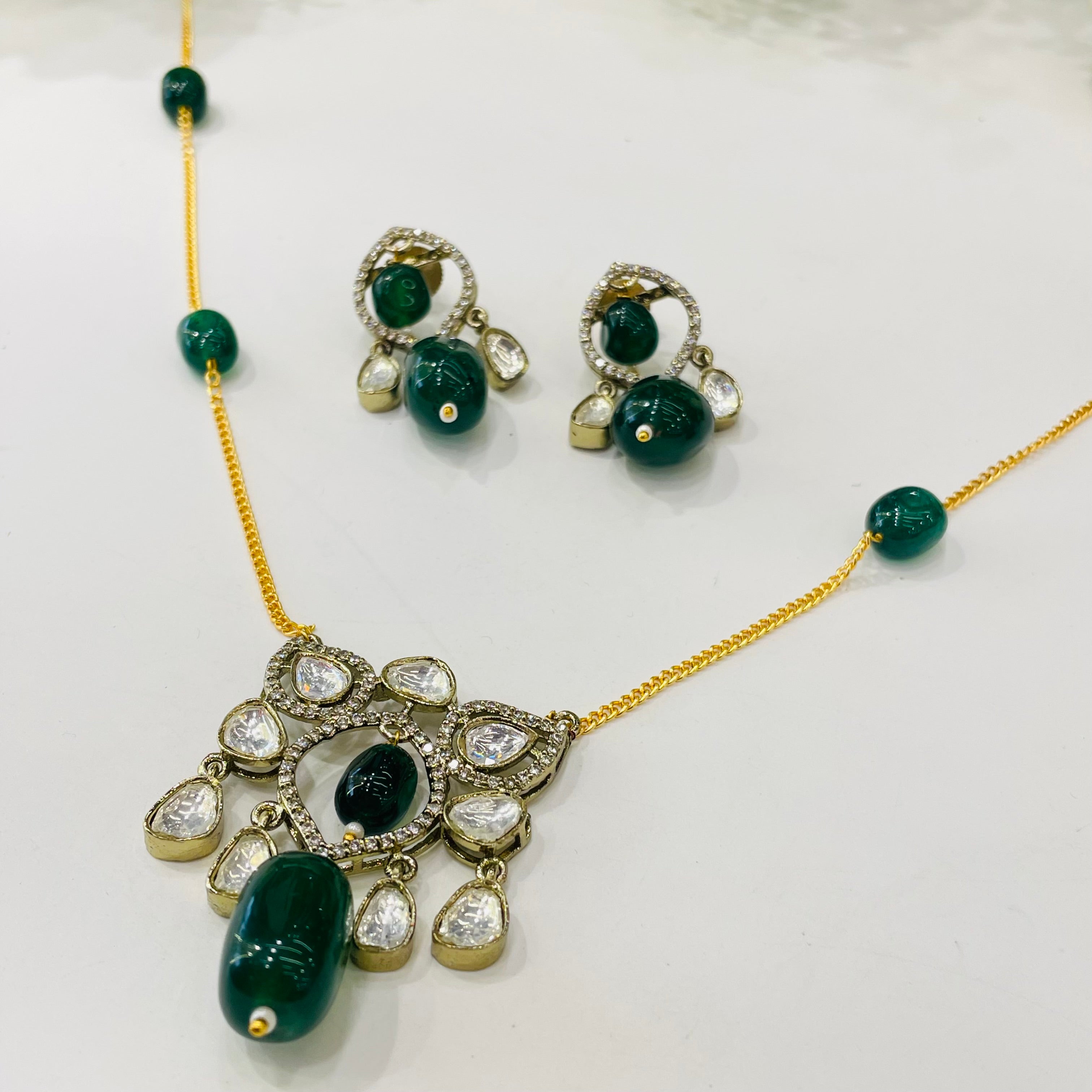 Nayaab Riya Pendant neckpiece