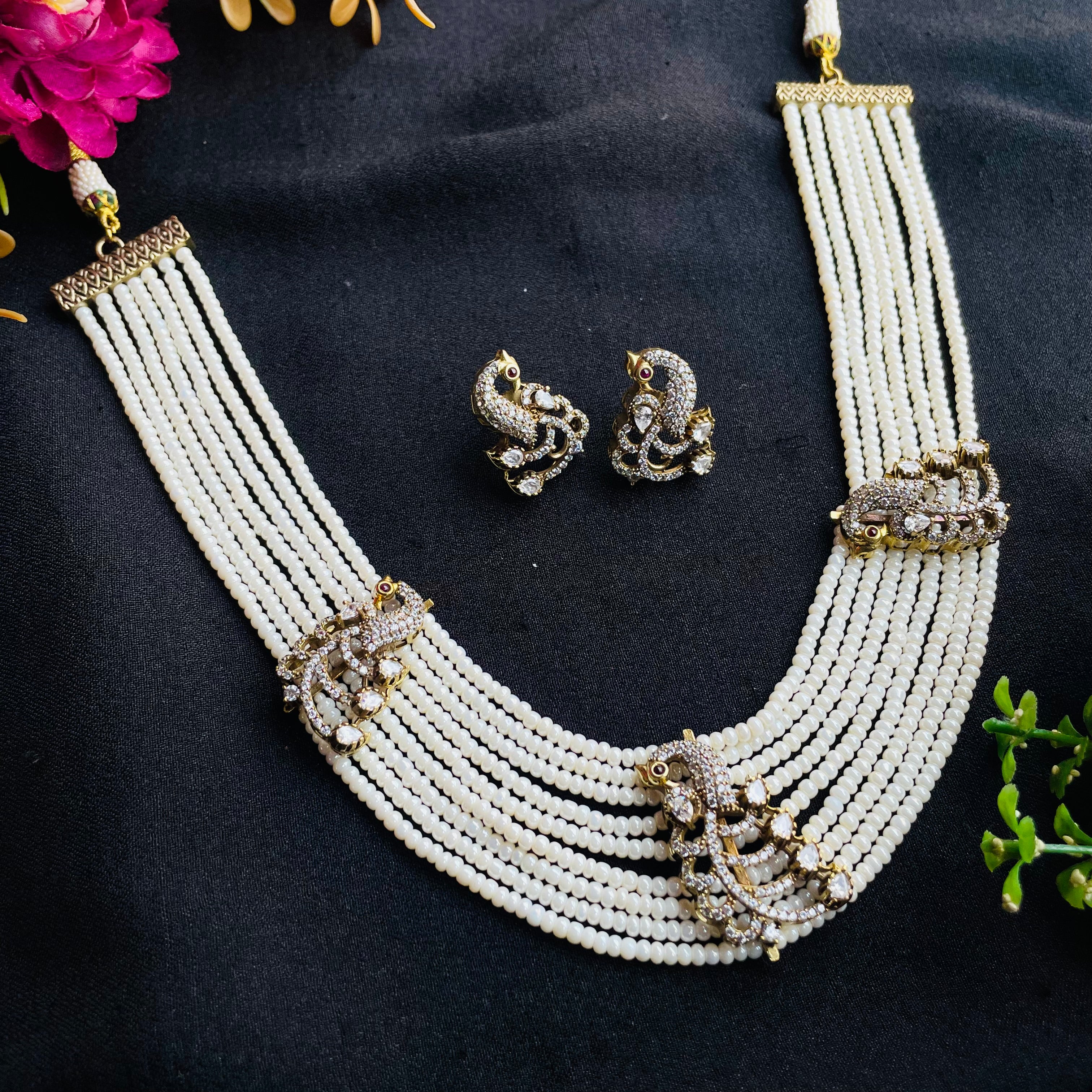 Nayaab kainaat neckpiece