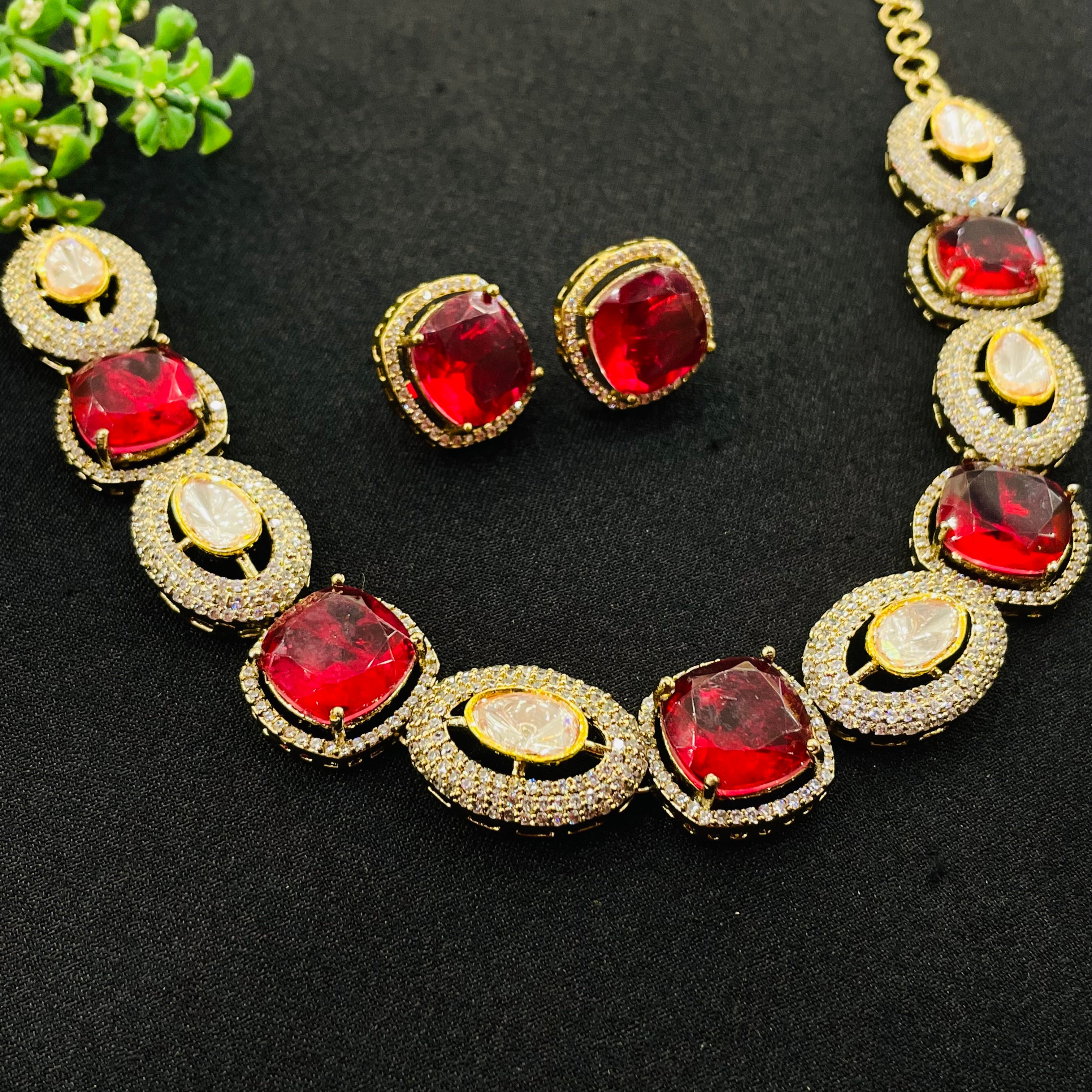 Nayaab Inaaya Neckpiece