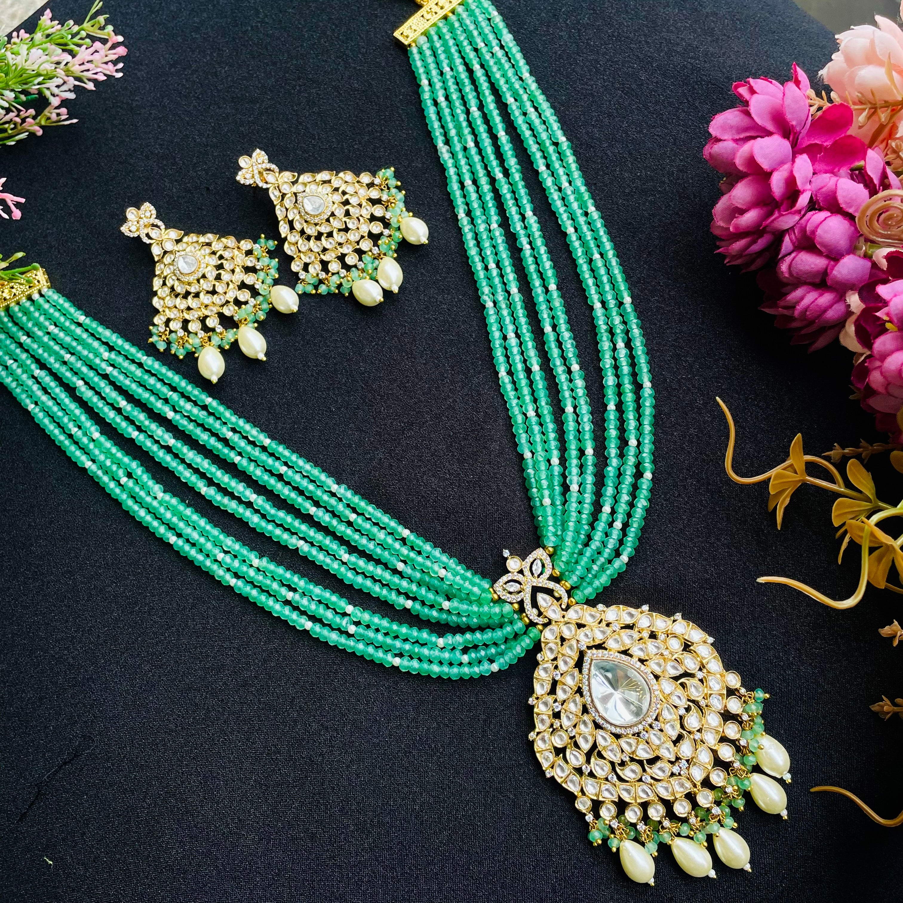 Nayaab Eshani Neckpiece