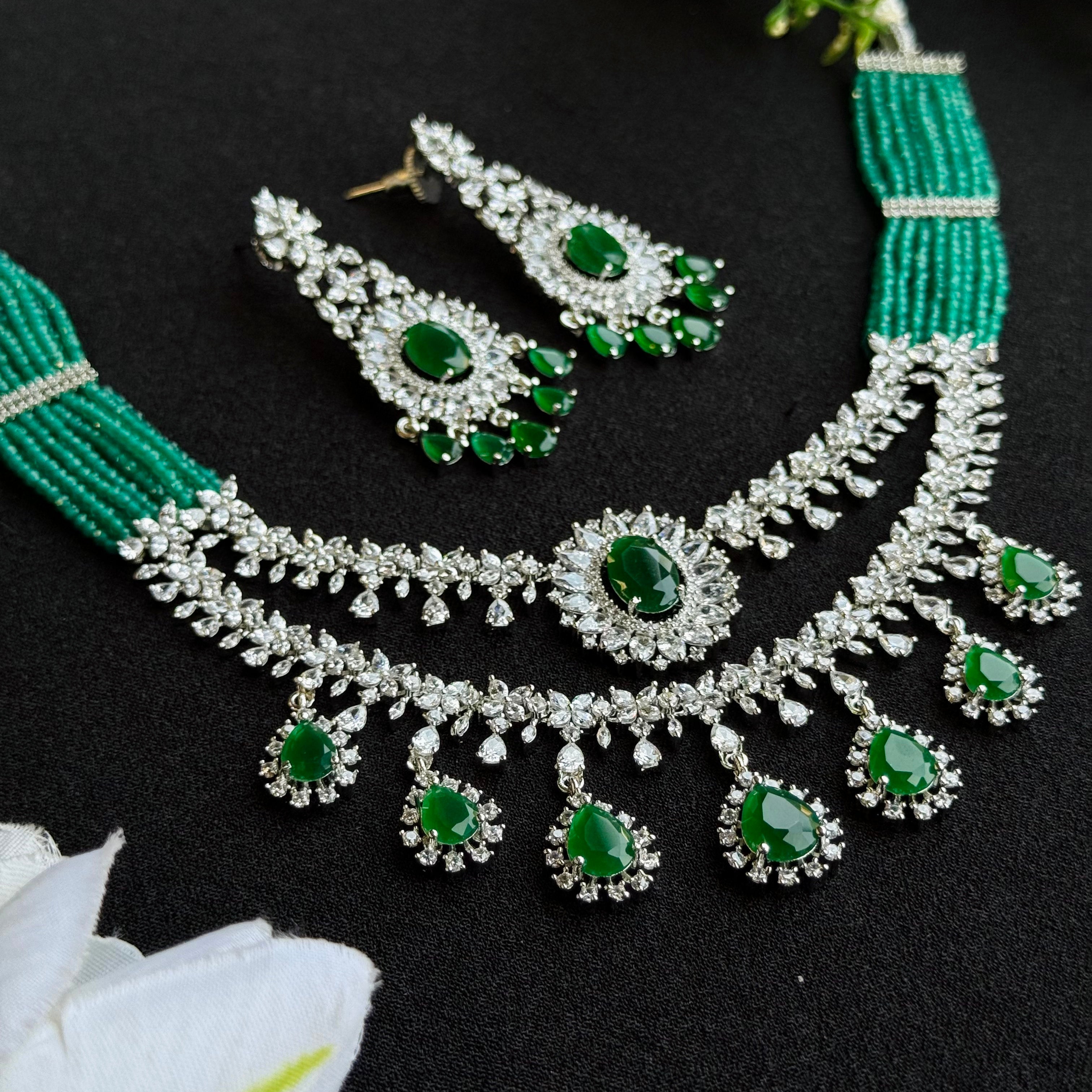 Ad Genevieve Neckpiece