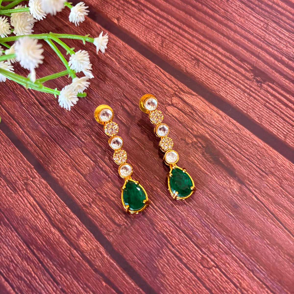 Aaradhya Emerald Cascade Neckpiece