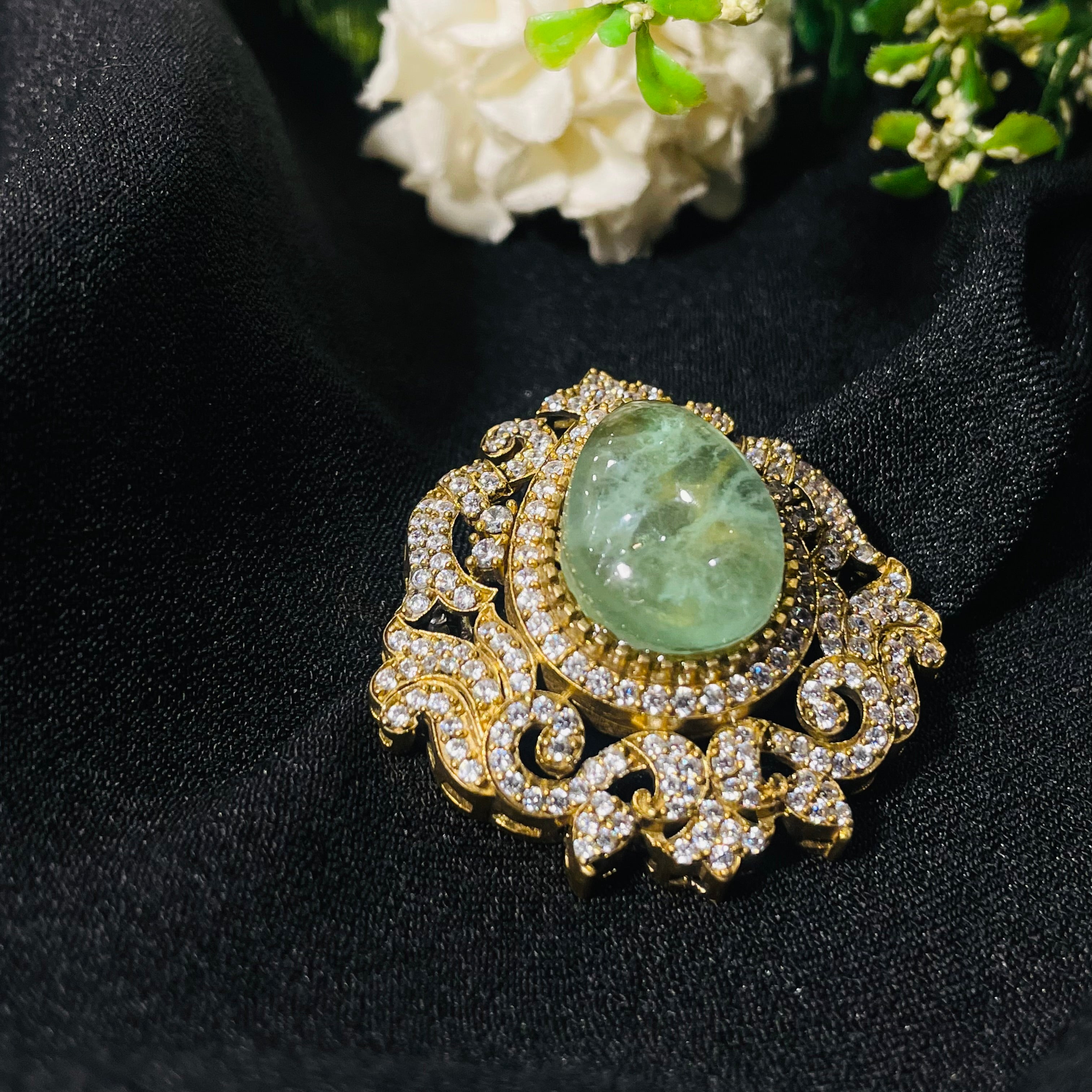 Nayaab Mahira brooch