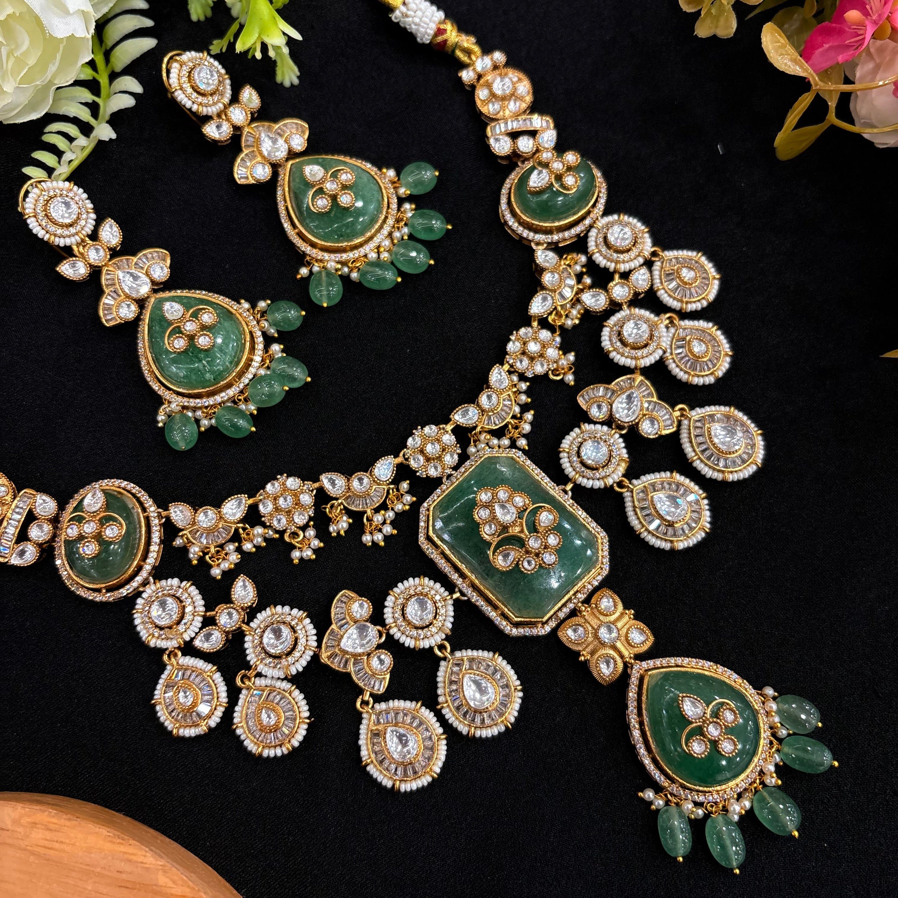 Nayaab Prisha Neckpiece