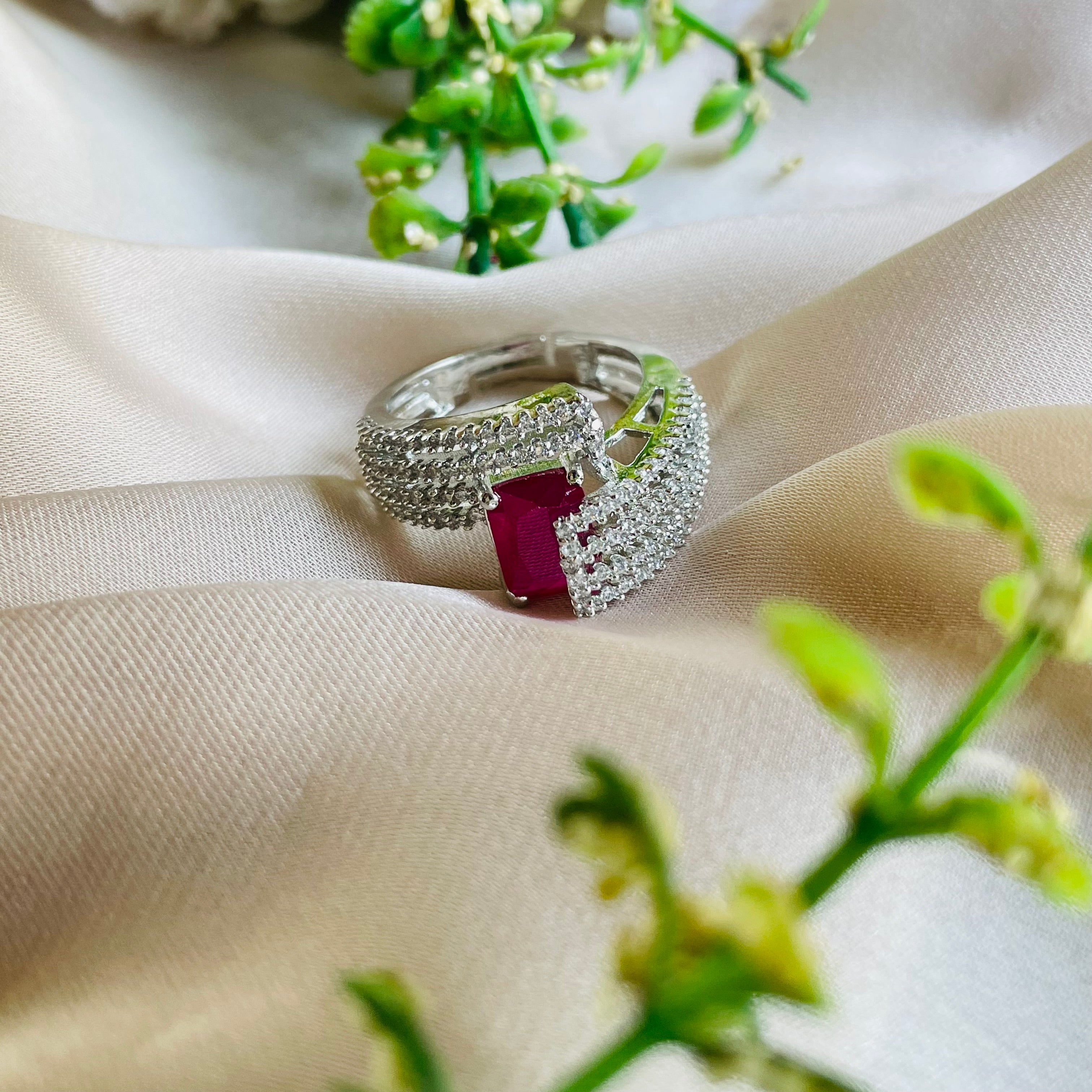 Ad Opal  ring adjustable