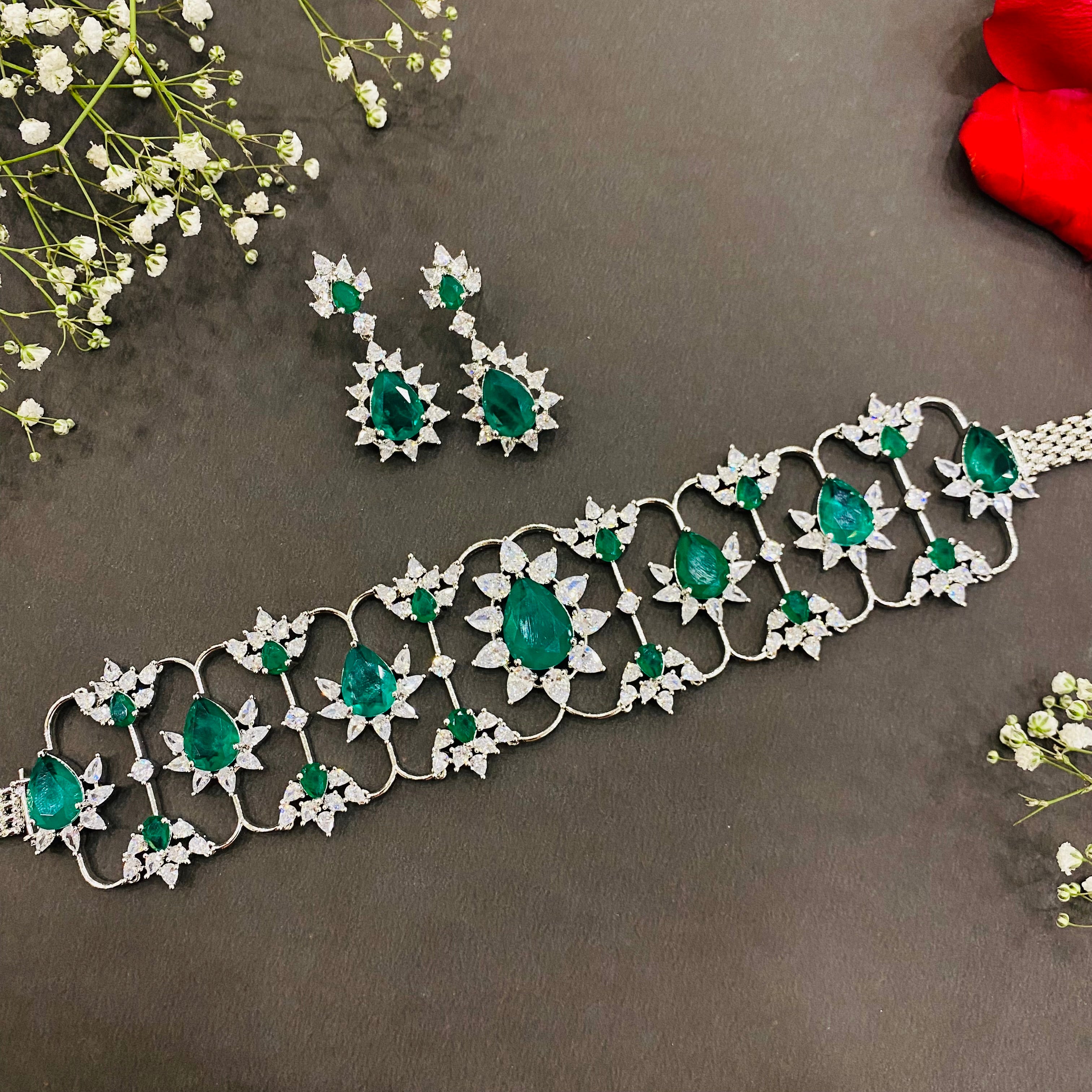 Ad Mira   choker