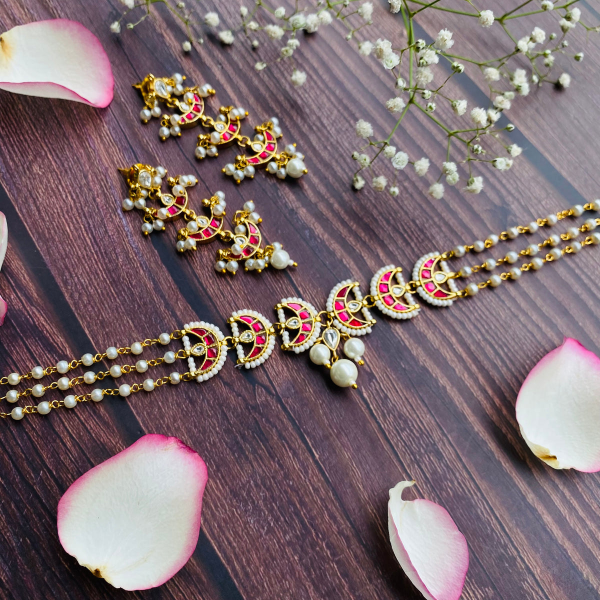 Nayaab Avika Choker