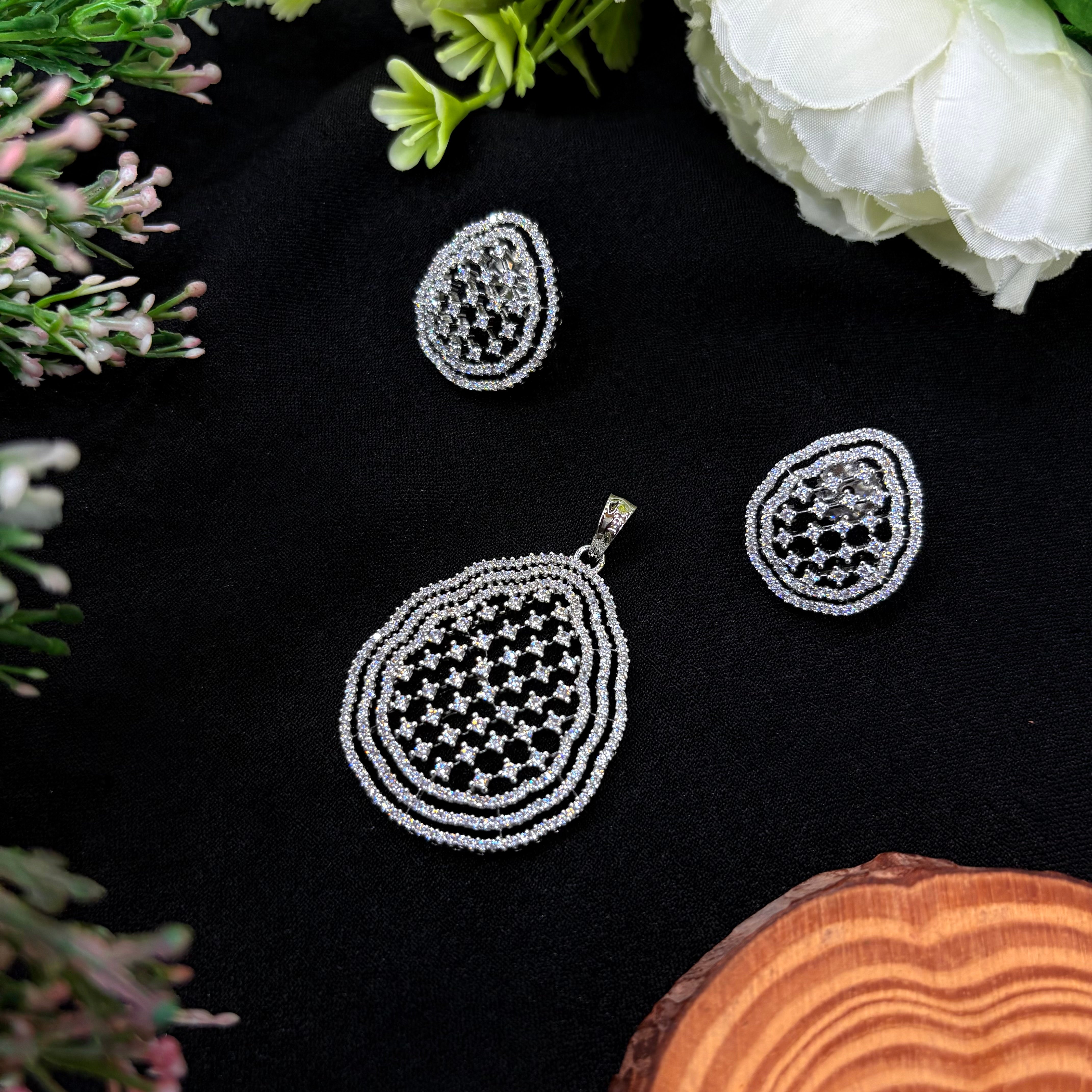 Elara Pendant Set