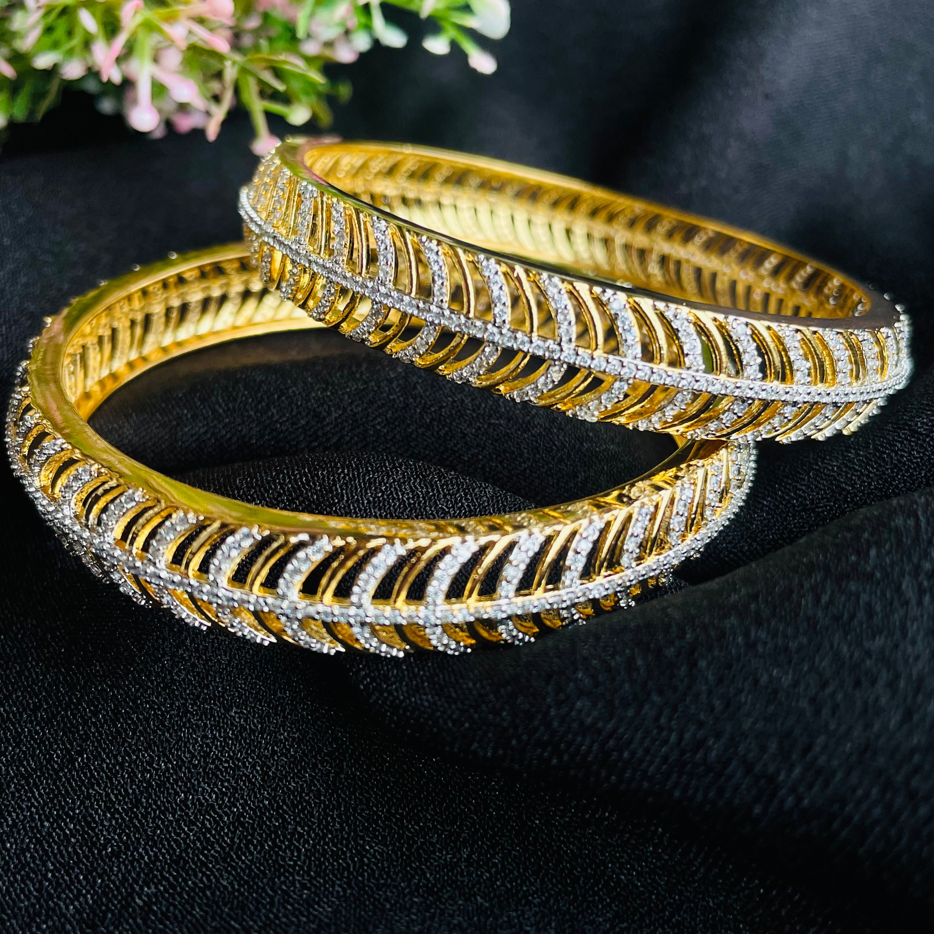 Ad Alice bangles