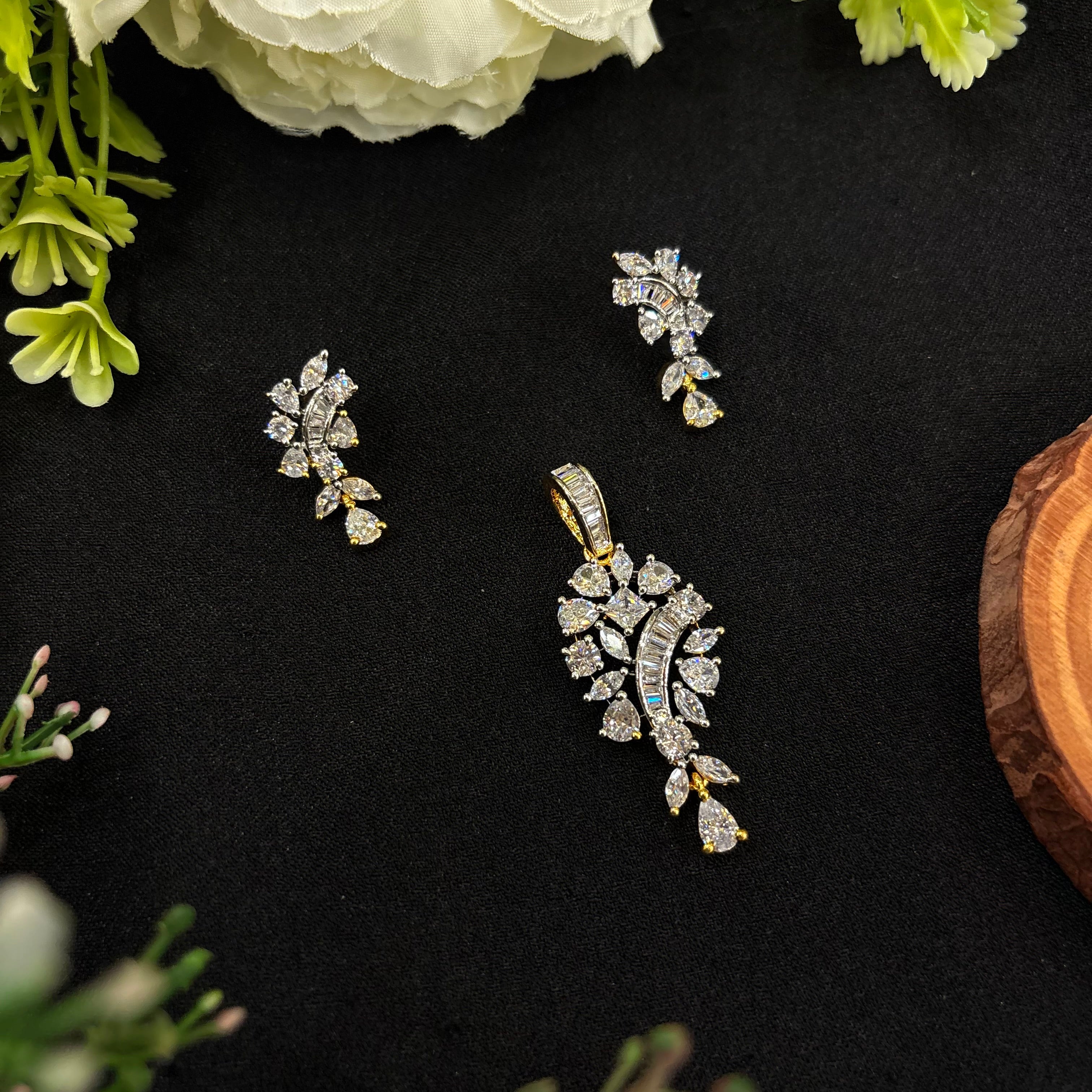 Mirelle Bloom Pendant Set