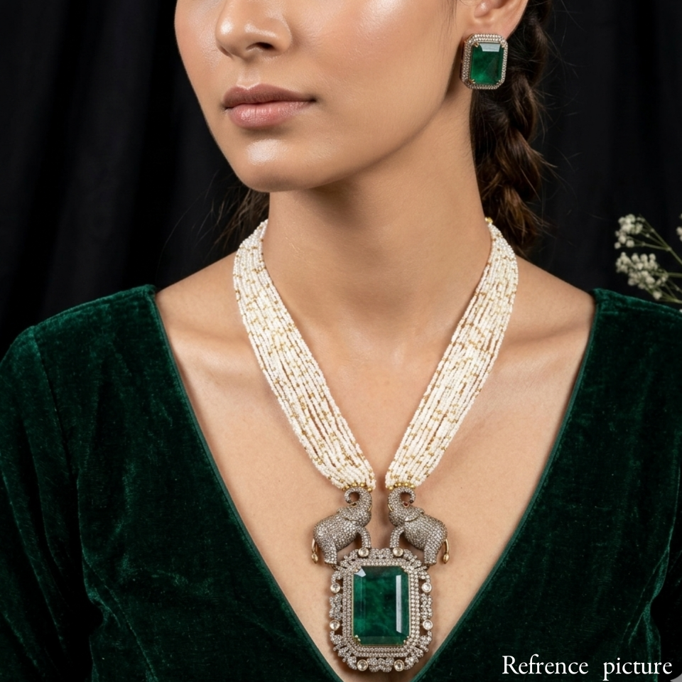 Nayaab Lottie neckpiece