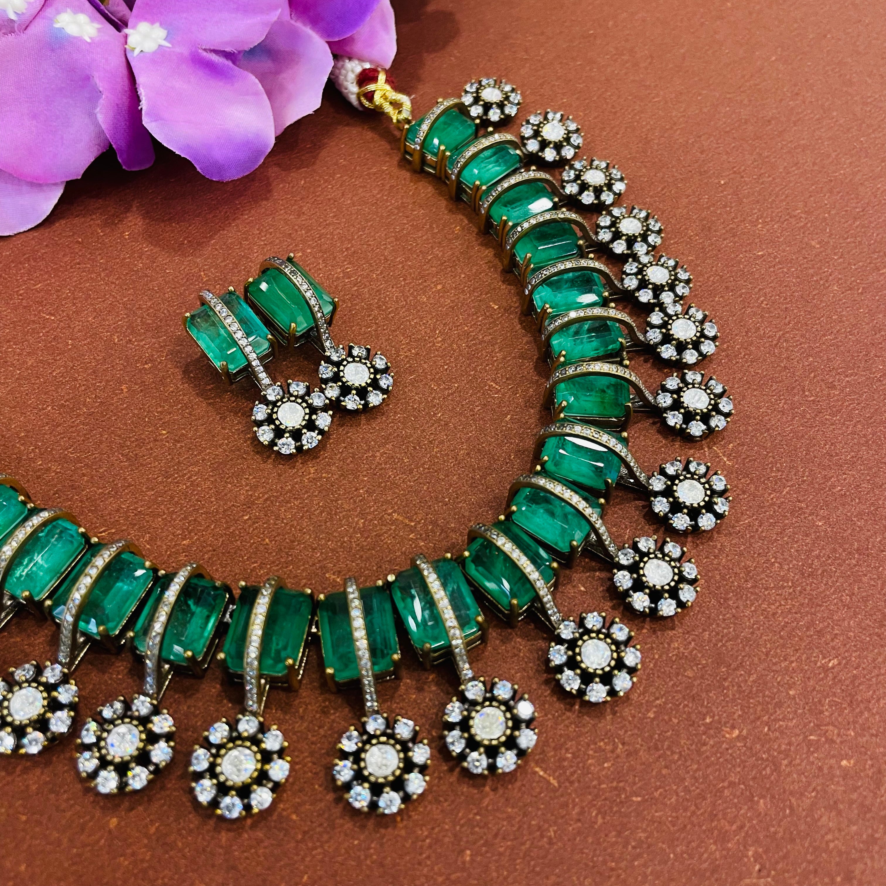 Nayaab Zarrin-Panna neckpiece