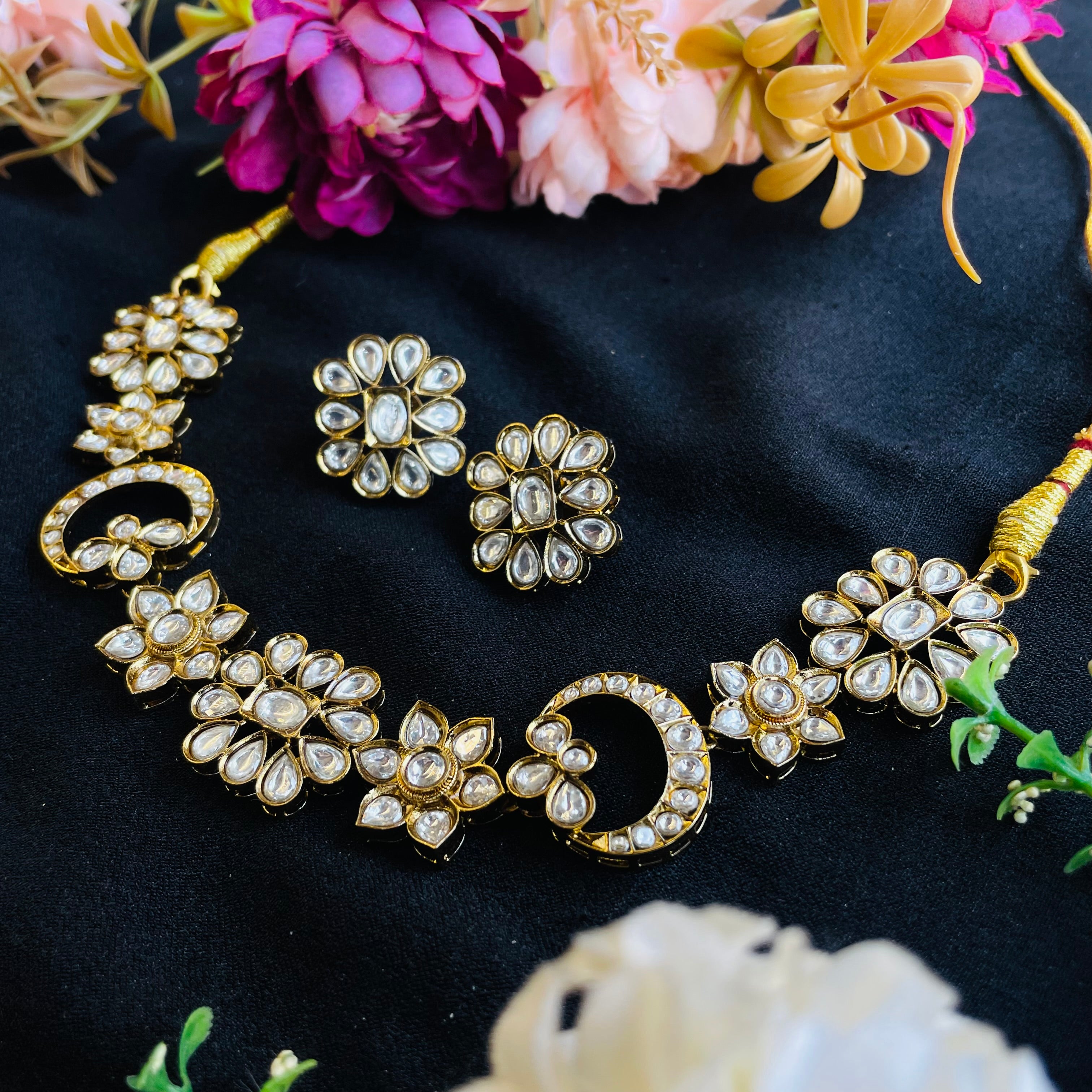 Nayaab joyce neackpiece