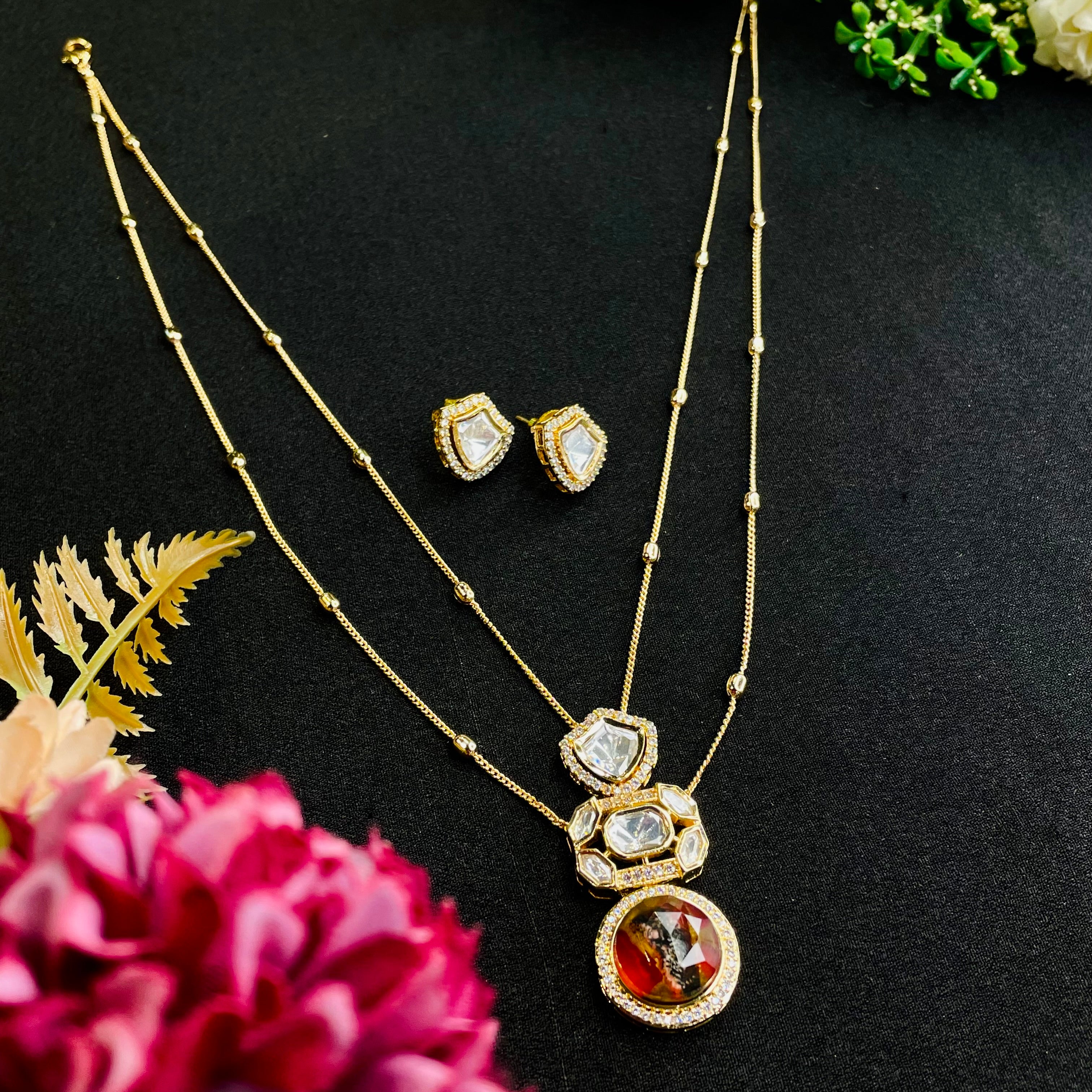 Nayaab Ruhi pendant neckpiece