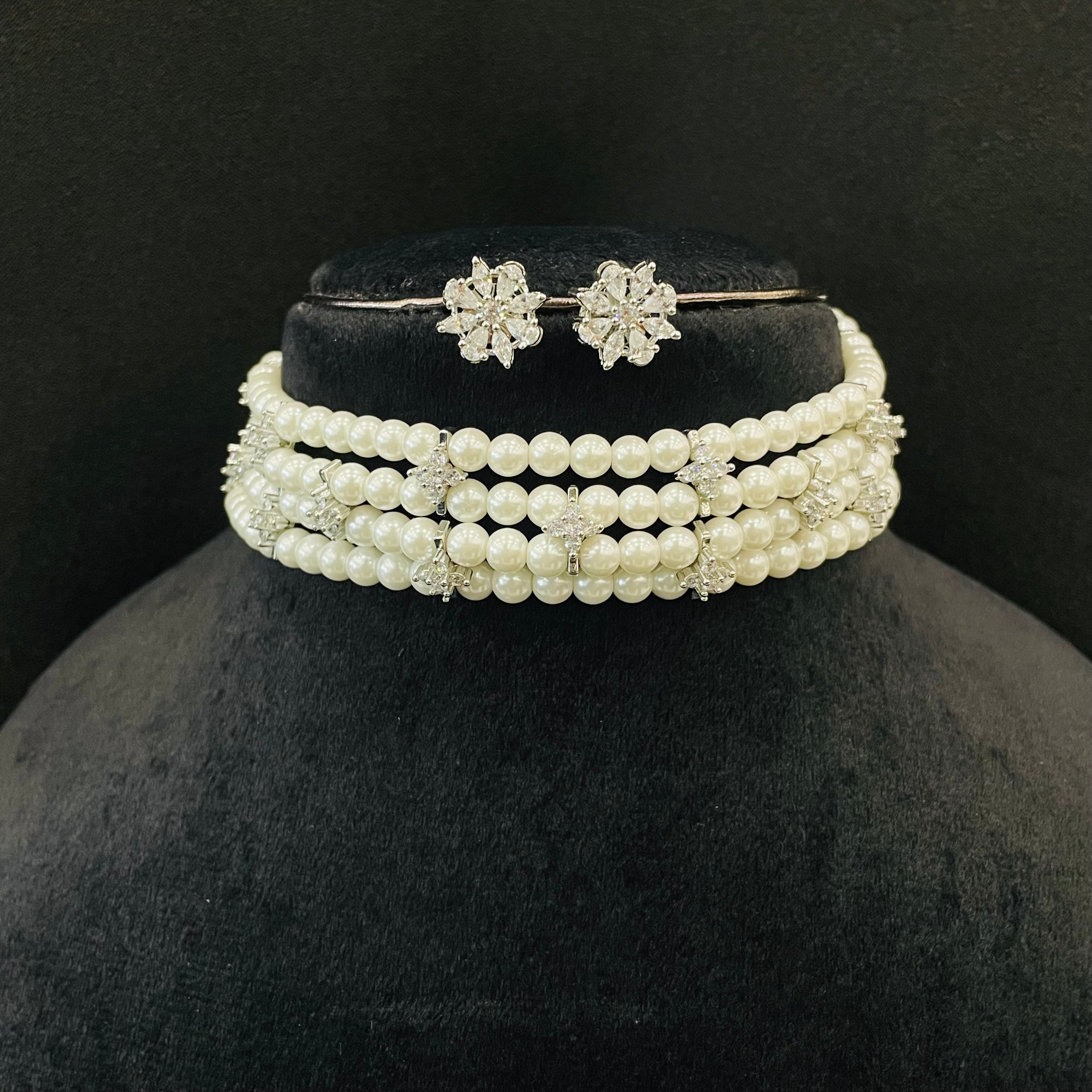 Ad Lilia pearl choker